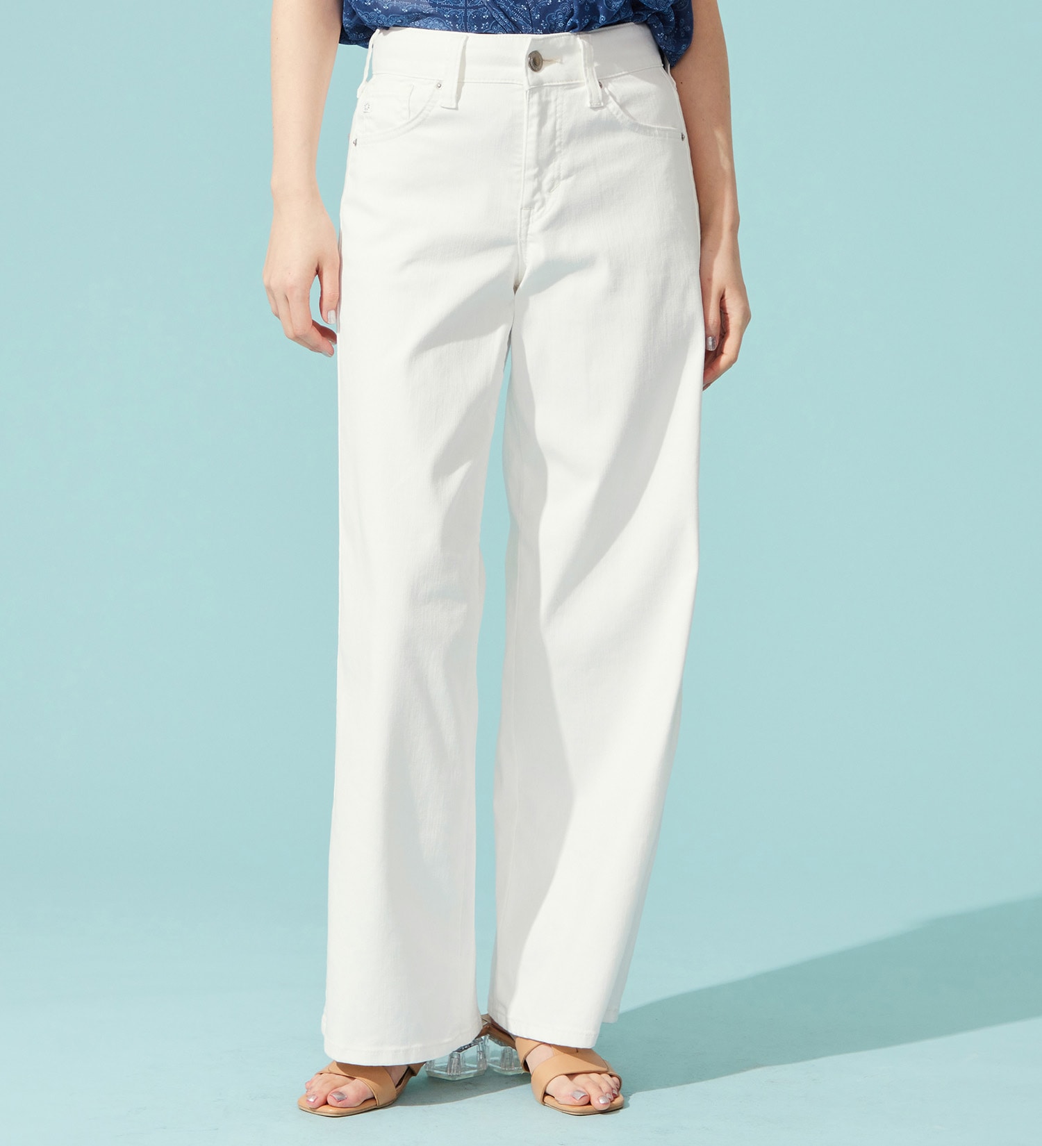 SOMETHING(サムシング)の【百貨店・直営店限定】SOMETHING ete セミワイドデニムパンツ【夏用/COOL/涼/抗菌/防臭/制菌】|パンツ/デニム/ジーンズパンツ/レディース|ホワイト