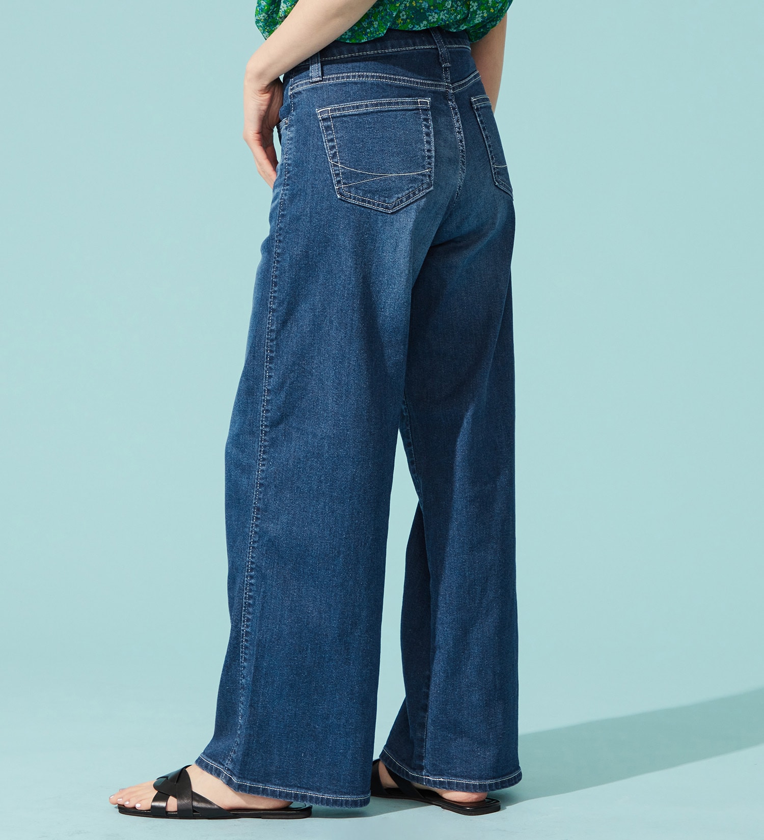 SOMETHING(サムシング)の【百貨店・直営店限定】SOMETHING ete セミワイドデニムパンツ【夏用/COOL/涼/抗菌/防臭/制菌】|パンツ/デニム/ジーンズパンツ/レディース|中色ブルー