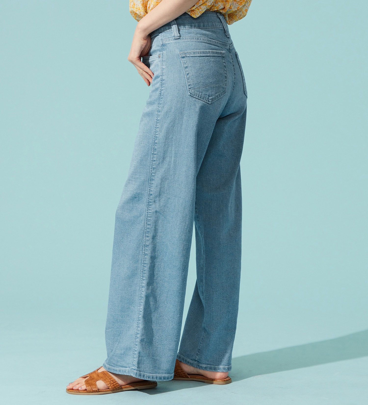 SOMETHING(サムシング)の【百貨店・直営店限定】SOMETHING ete セミワイドデニムパンツ【夏用/COOL/涼/抗菌/防臭/制菌】|パンツ/デニム/ジーンズパンツ/レディース|淡色ブルー