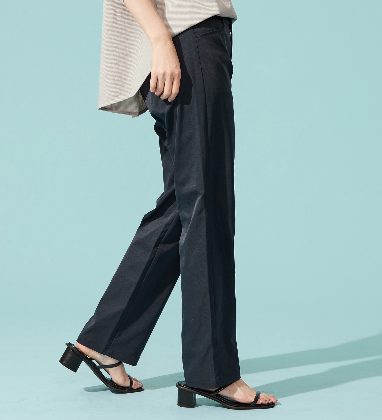 SOMETHING(サムシング)の【百貨店・直営店限定】SOMETHING ete ストレートトラウザーパンツ【夏用/COOL/涼/抗菌/防臭/制菌】|パンツ/スラックス/レディース|ネイビー