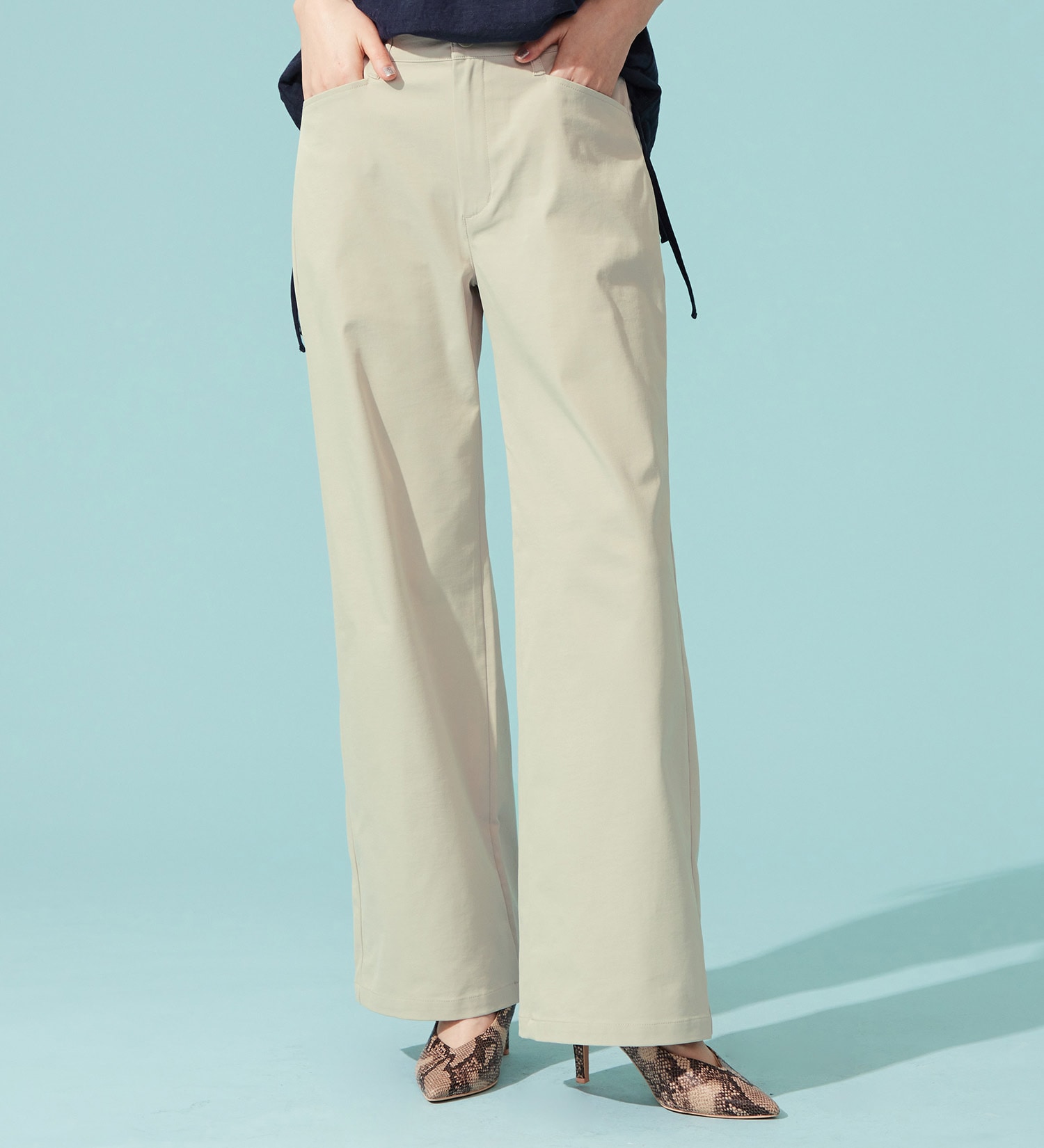 SOMETHING(サムシング)の【百貨店・直営店限定】SOMETHING ete ワイドトラウザーパンツ【夏用/COOL/涼/抗菌/防臭/制菌】|パンツ/パンツ/レディース|サンドベージュ