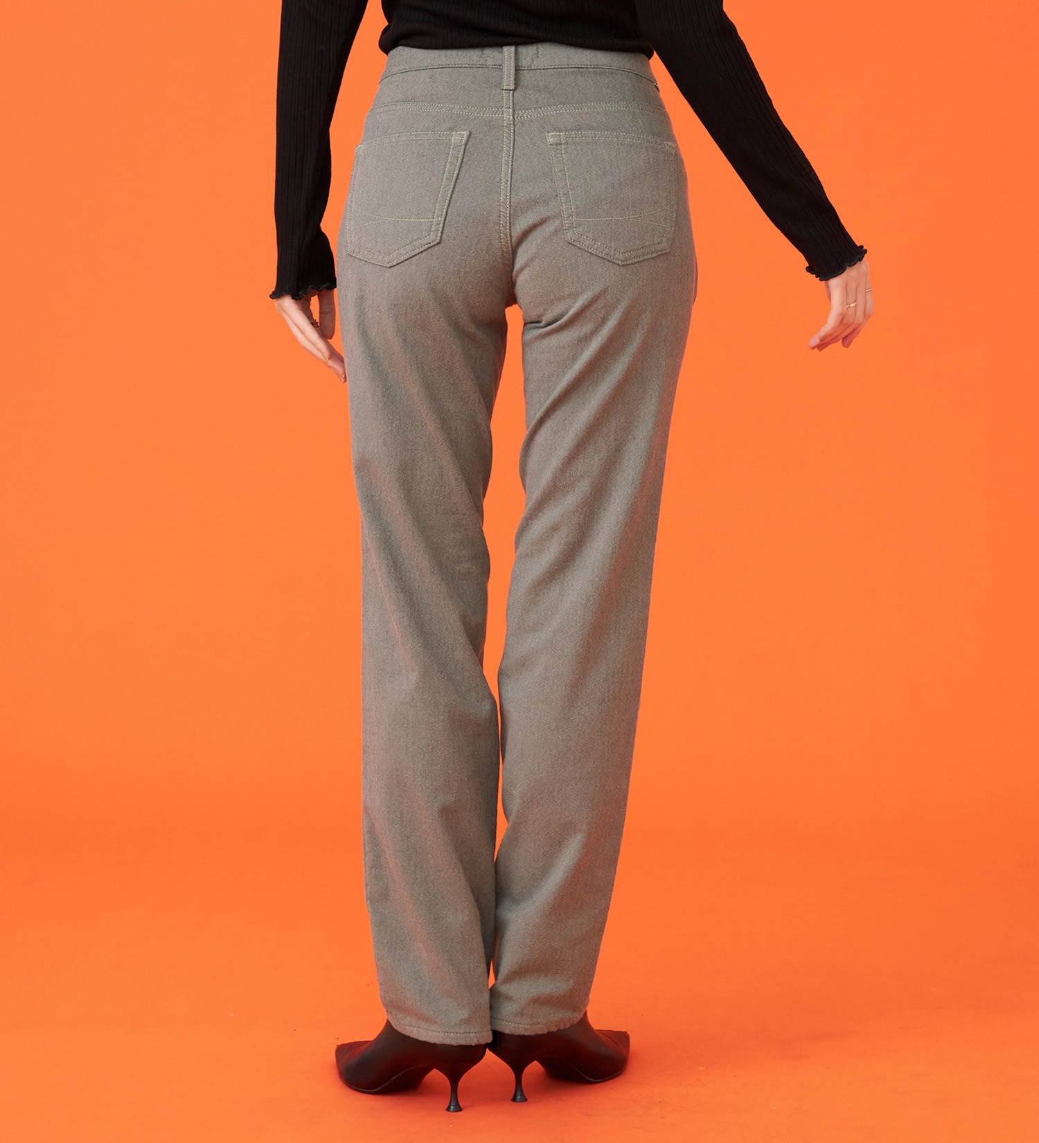 SOMETHING(サムシング)の【百貨店・直営店限定】SOMETHING hiver BODY FIRE 裏別珍 ストレートパンツ【暖】|パンツ/パンツ/レディース|グレイッシュベージュ