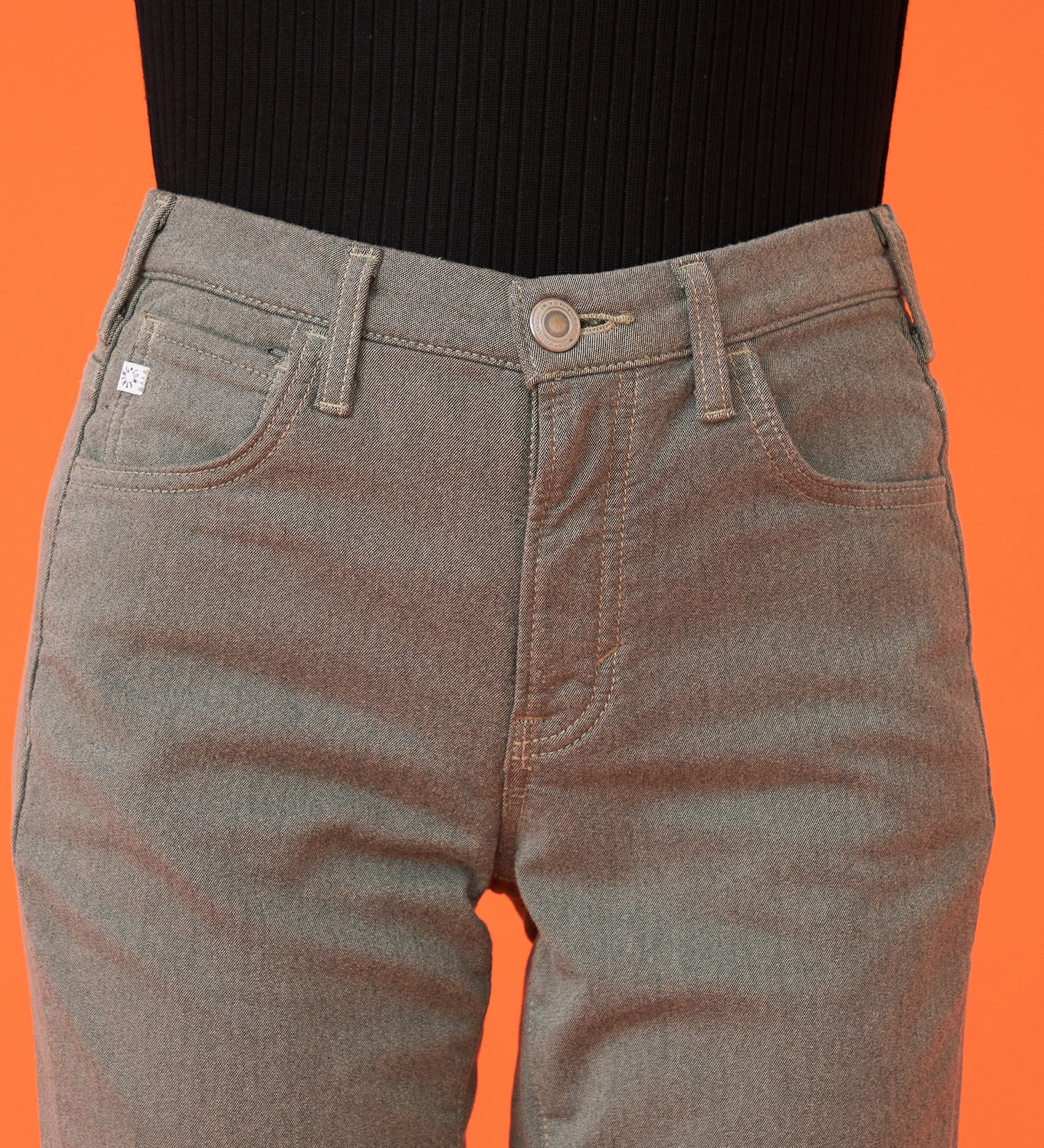 SOMETHING(サムシング)の【百貨店・直営店限定】SOMETHING hiver BODY FIRE 裏別珍 ストレートパンツ【暖】|パンツ/パンツ/レディース|グレイッシュベージュ