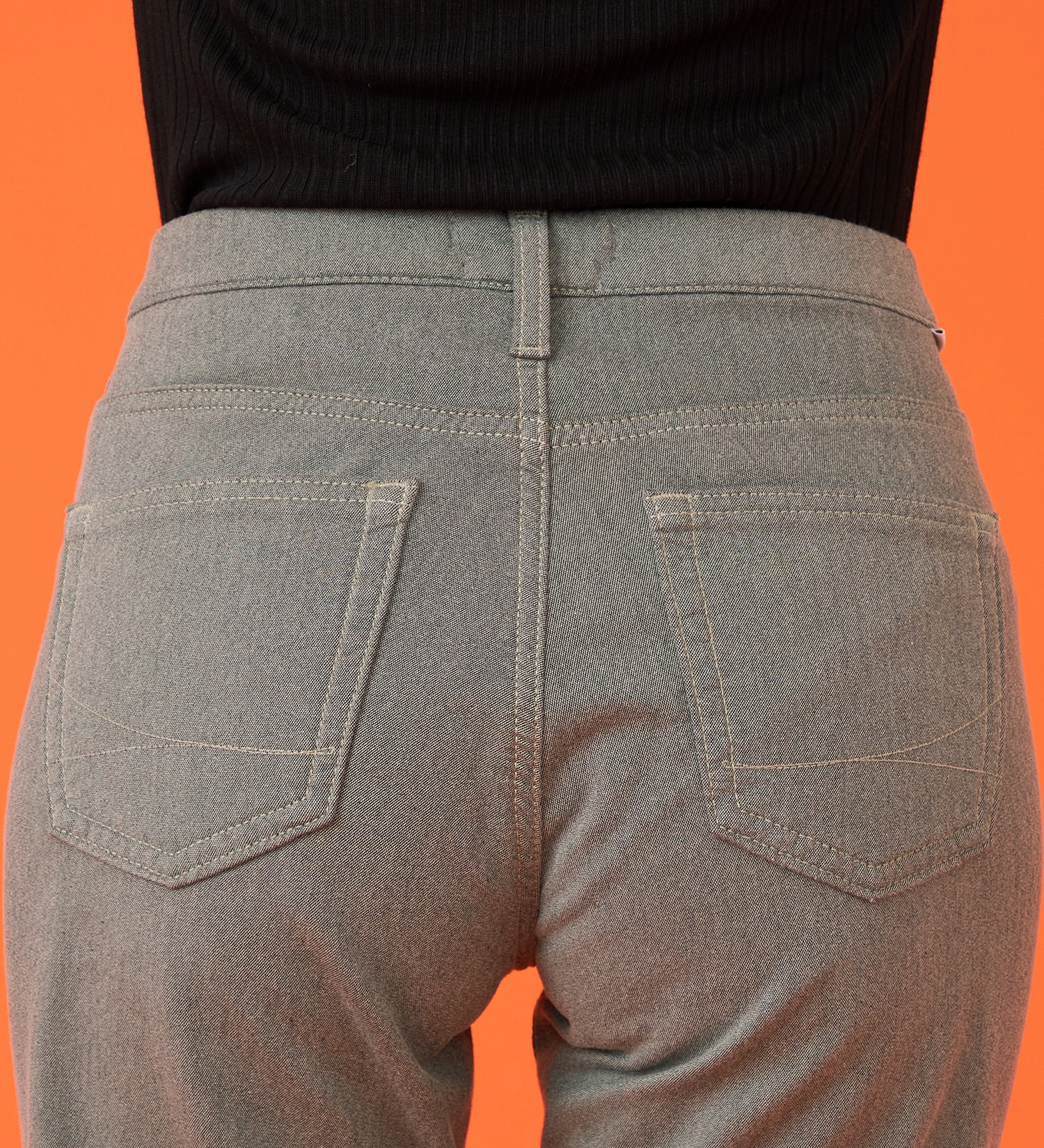 SOMETHING(サムシング)の【百貨店・直営店限定】SOMETHING hiver BODY FIRE 裏別珍 ストレートパンツ【暖】|パンツ/パンツ/レディース|グレイッシュベージュ