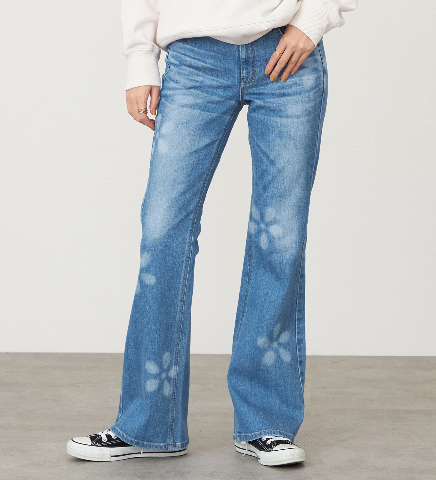 SOMETHING(サムシング)のSOMETHING LISA フレアデニムパンツ【レーザー】|パンツ/デニム/ジーンズパンツ/レディース|中色ブルー