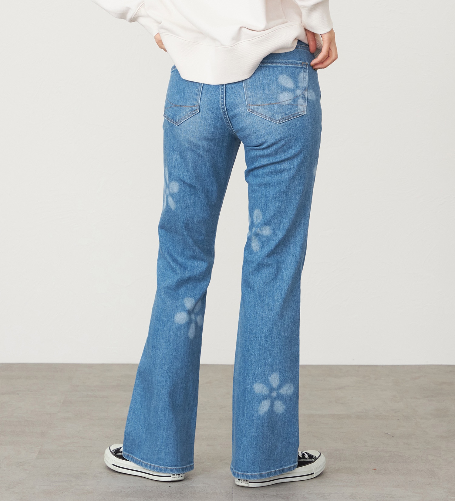 SOMETHING(サムシング)のSOMETHING LISA フレアデニムパンツ【レーザー】|パンツ/デニム/ジーンズパンツ/レディース|中色ブルー