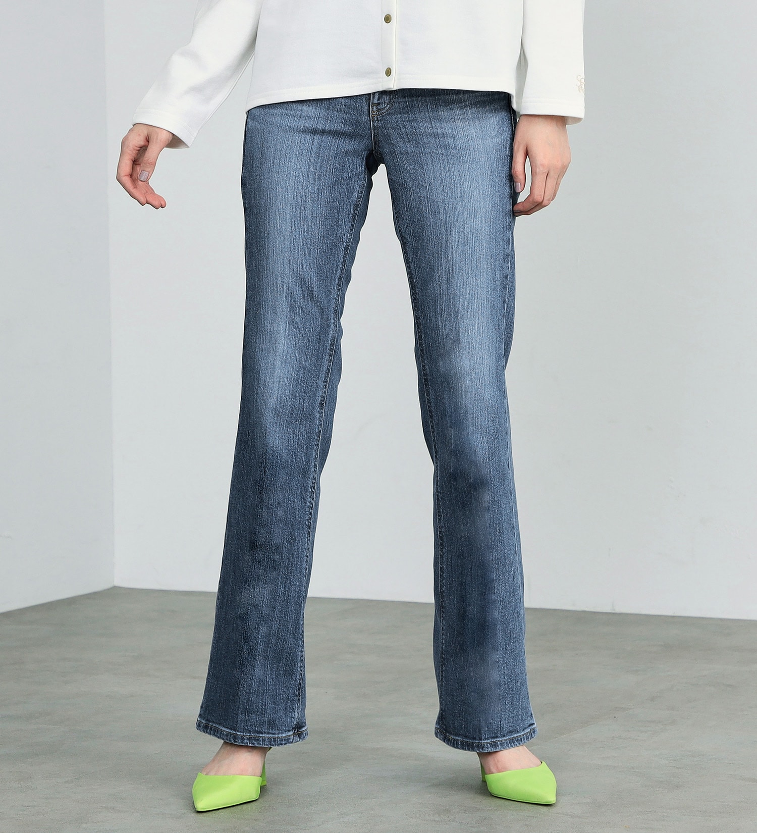 SOMETHING(サムシング)のSOMETHING LISA フレアデニムパンツ|パンツ/デニム/ジーンズパンツ/レディース|中色ブルー