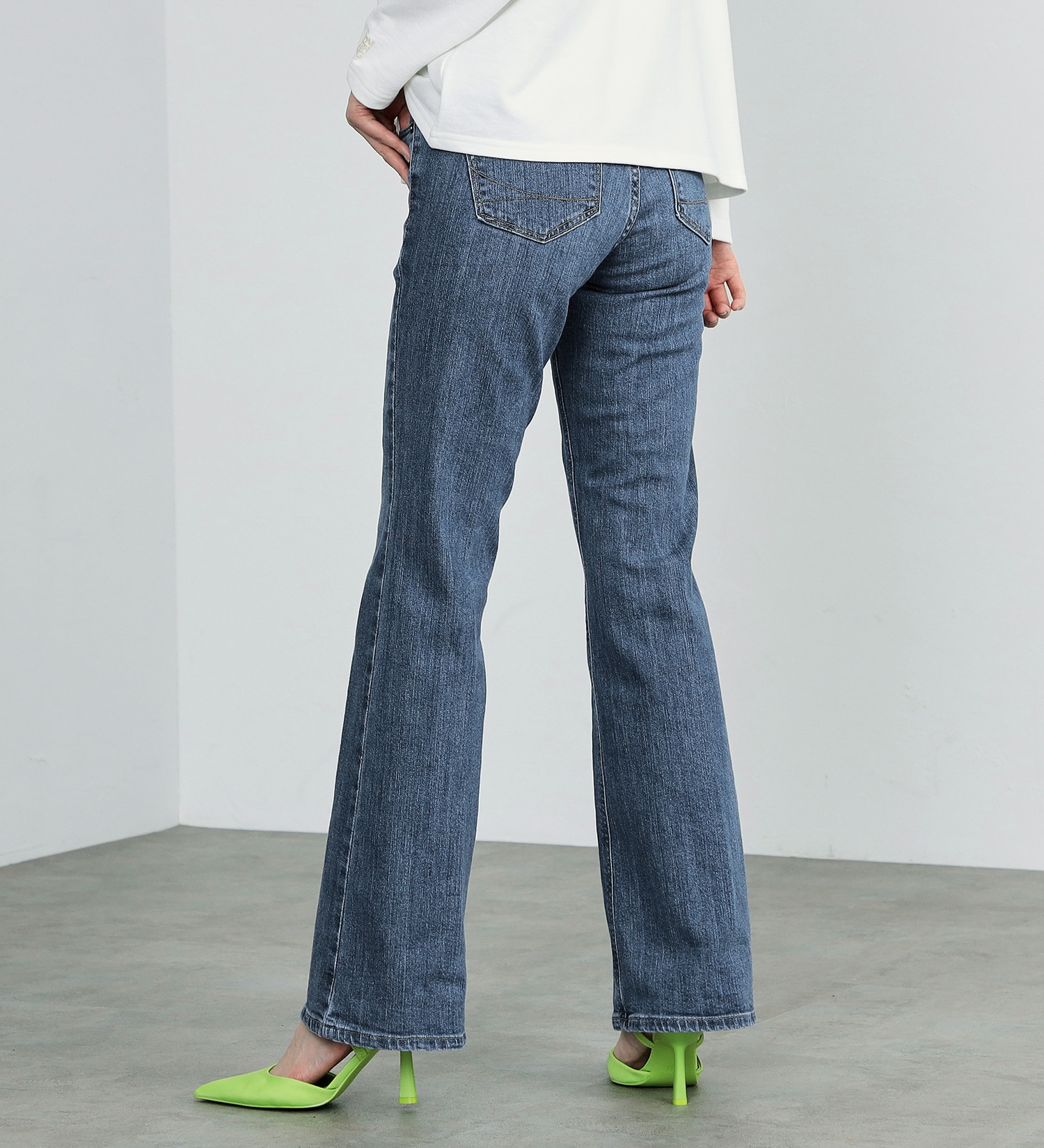 SOMETHING(サムシング)のSOMETHING LISA フレアデニムパンツ|パンツ/デニム/ジーンズパンツ/レディース|中色ブルー