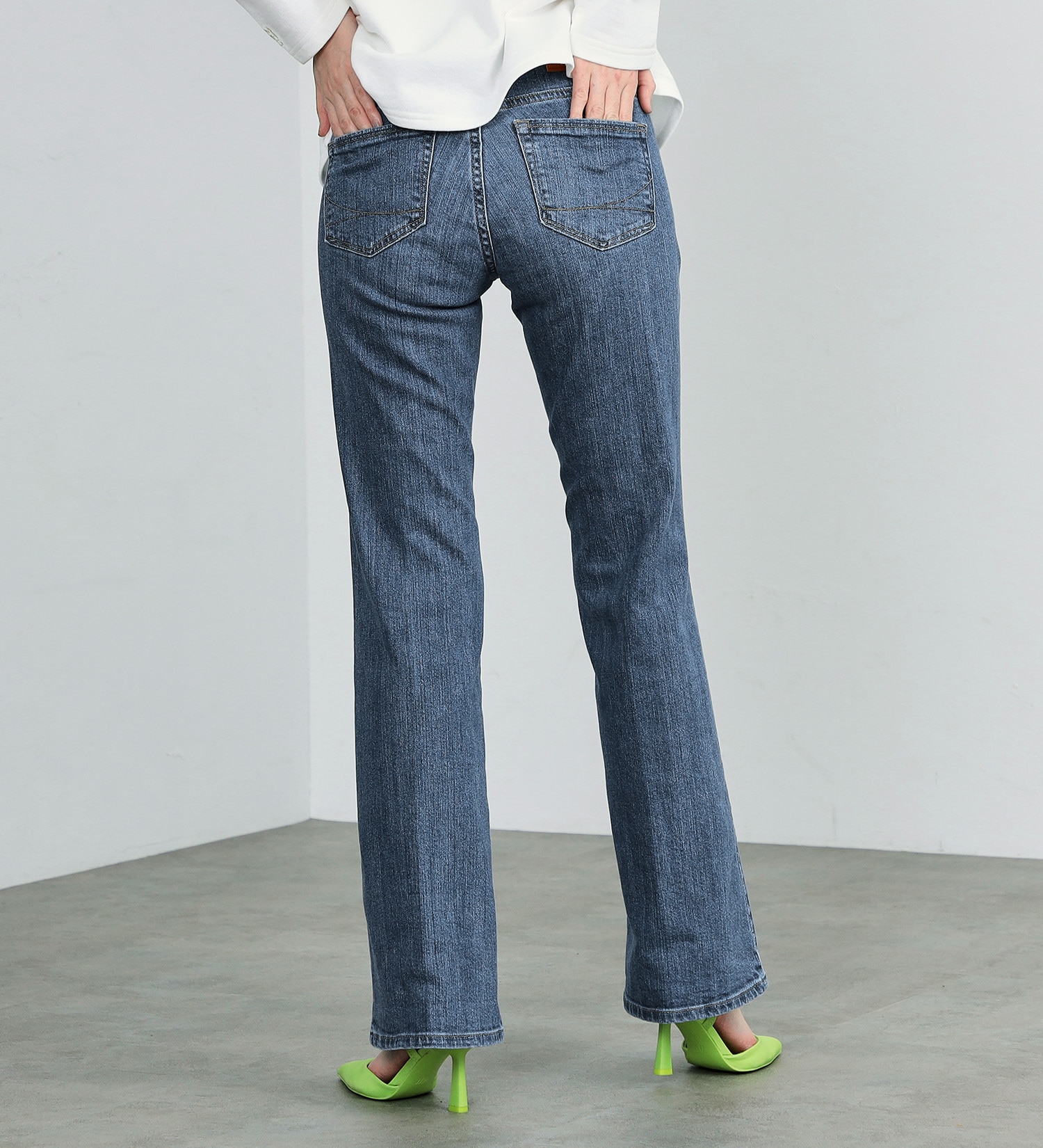 SOMETHING(サムシング)のSOMETHING LISA フレアデニムパンツ|パンツ/デニム/ジーンズパンツ/レディース|中色ブルー