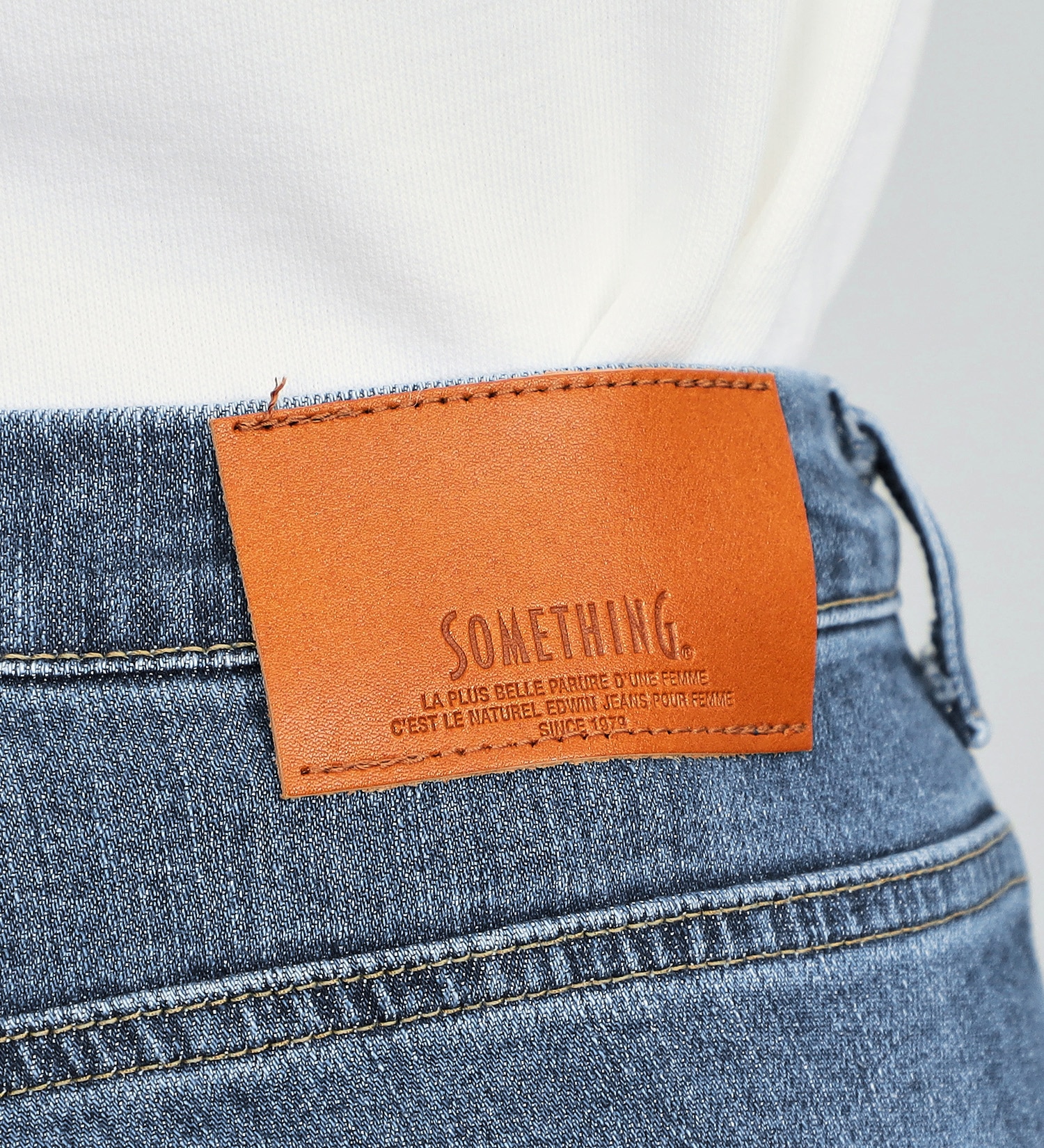 SOMETHING(サムシング)のSOMETHING LISA フレアデニムパンツ|パンツ/デニム/ジーンズパンツ/レディース|中色ブルー