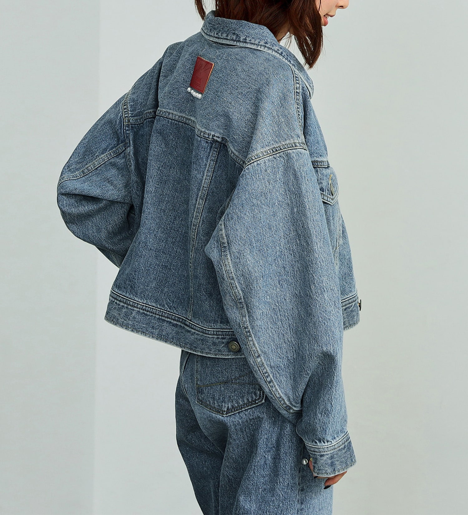 SOMETHING(サムシング)の【試着対象】【STORY10月号掲載】SOMETHING×mk PEARL DENIM JACKET|ジャケット/アウター/デニムジャケット/レディース|淡色ブルー