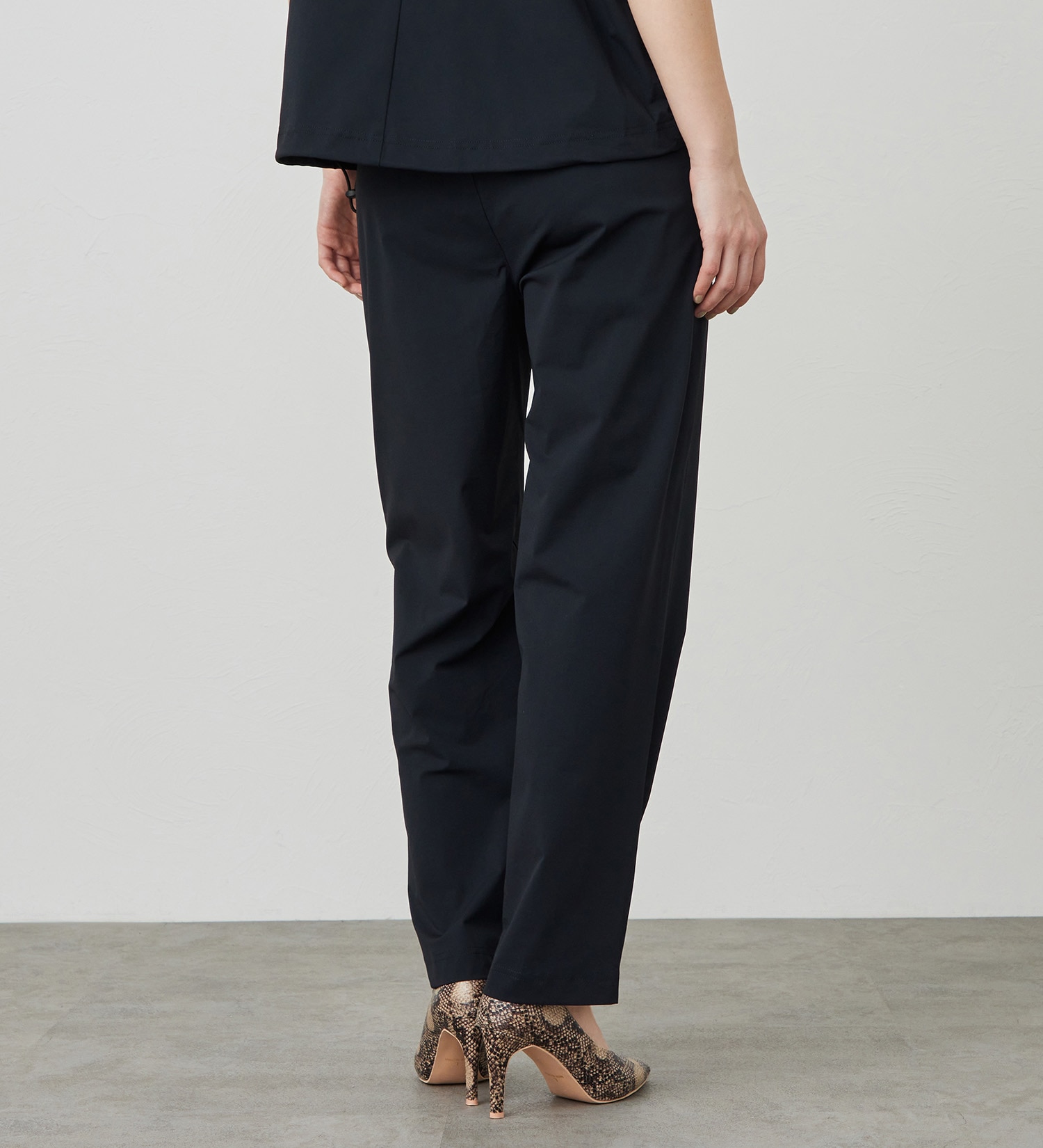 SOMETHING(サムシング)の【試着対象】SOMETHING SLテーパードパンツ【涼】|パンツ/パンツ/レディース|ブラック