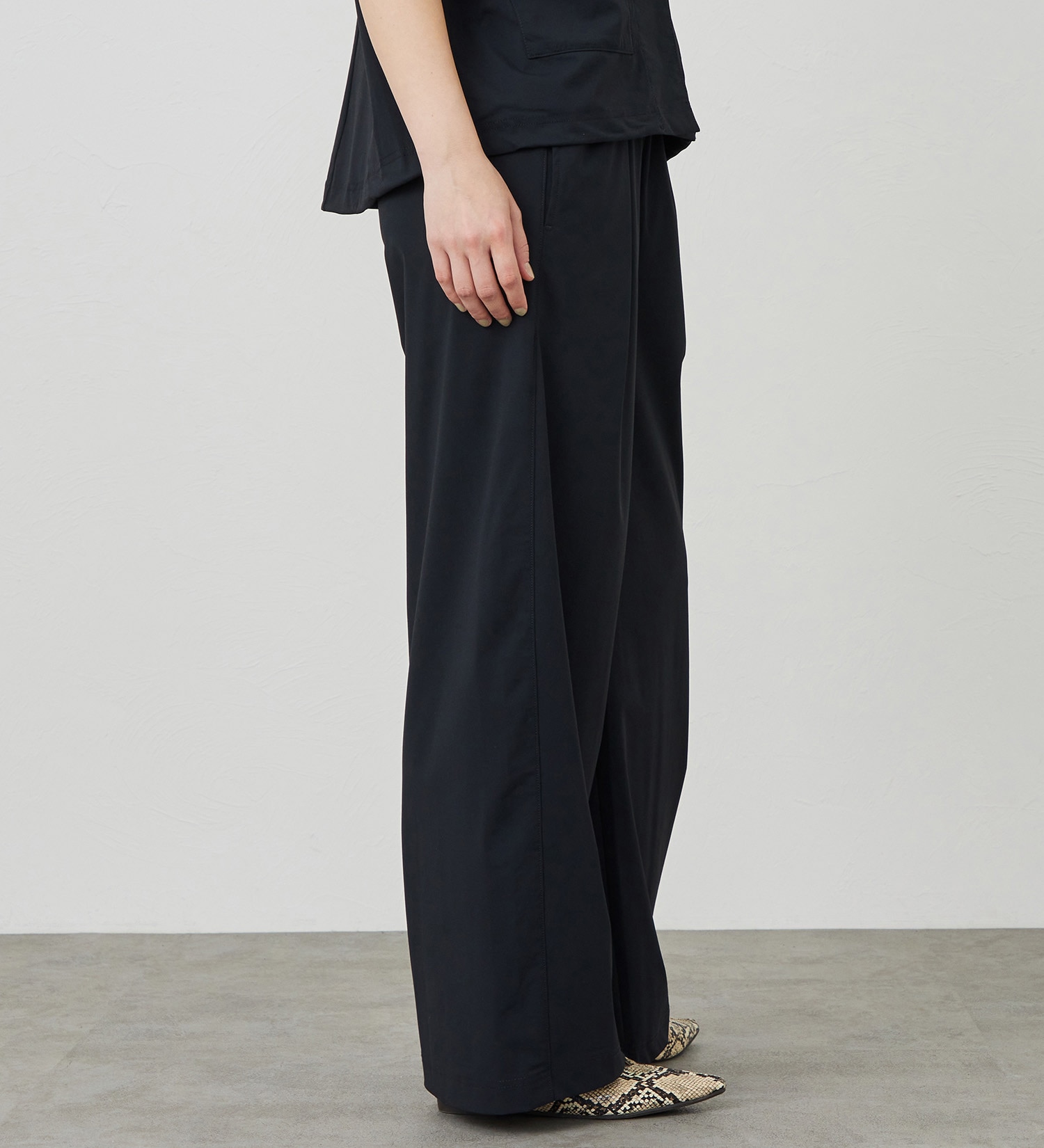 SOMETHING(サムシング)の【試着対象】SOMETHING SLワイドパンツ【涼】|パンツ/パンツ/レディース|ブラック