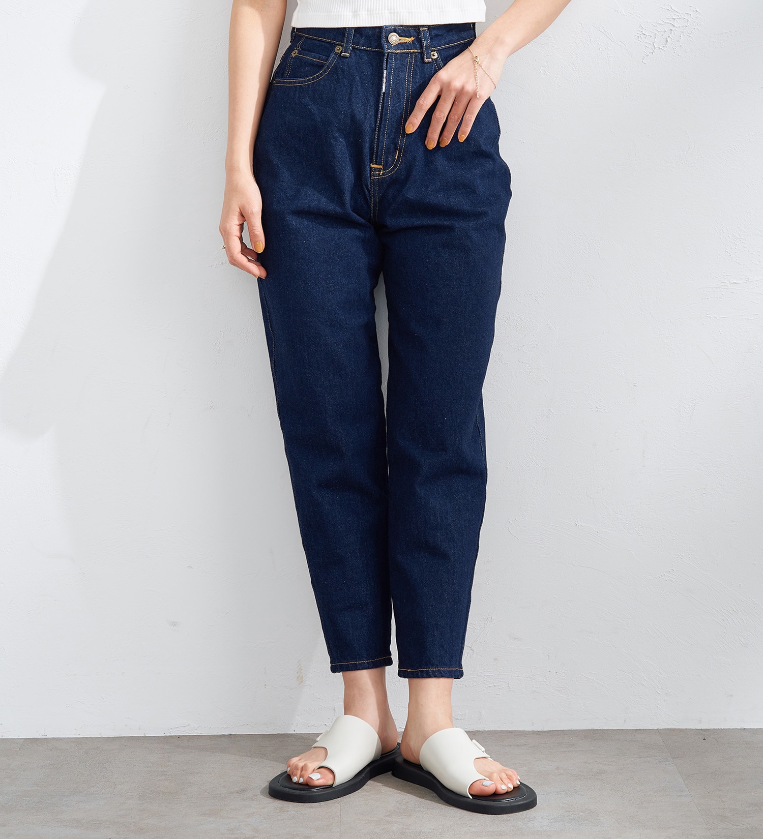 CELINE セリーヌ Slim Jeans In Ribbed Velour 2N309000G コーデュロイストレートパンツ ブラウン