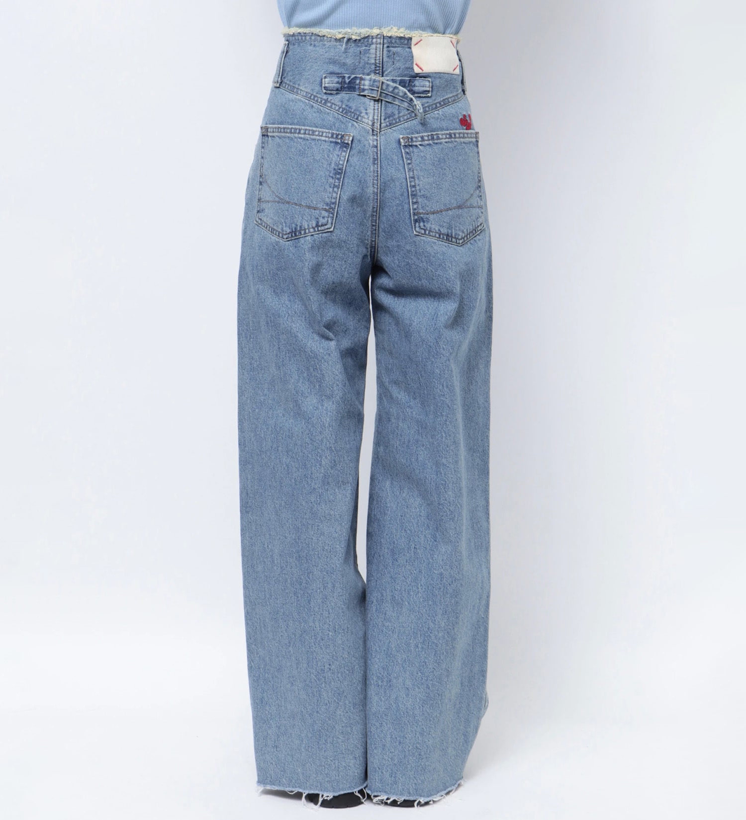 SOMETHING(サムシング)の【試着対象】【SOMETHING×PosTokyo】BELTLESS WIDE DENIM|パンツ/デニム/ジーンズパンツ/レディース|中色ブルー