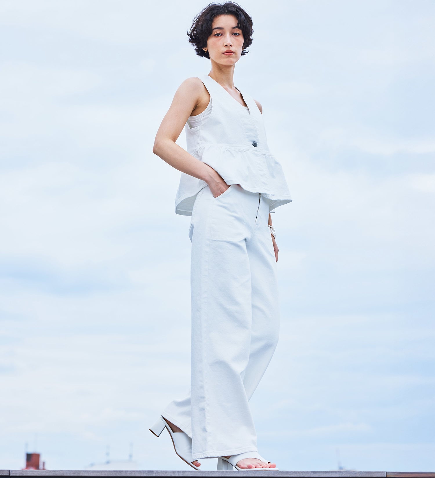 SOMETHING(サムシング)のSOMETHING ペプラムデニムビスチェ|トップス/その他トップス/レディース|ホワイト