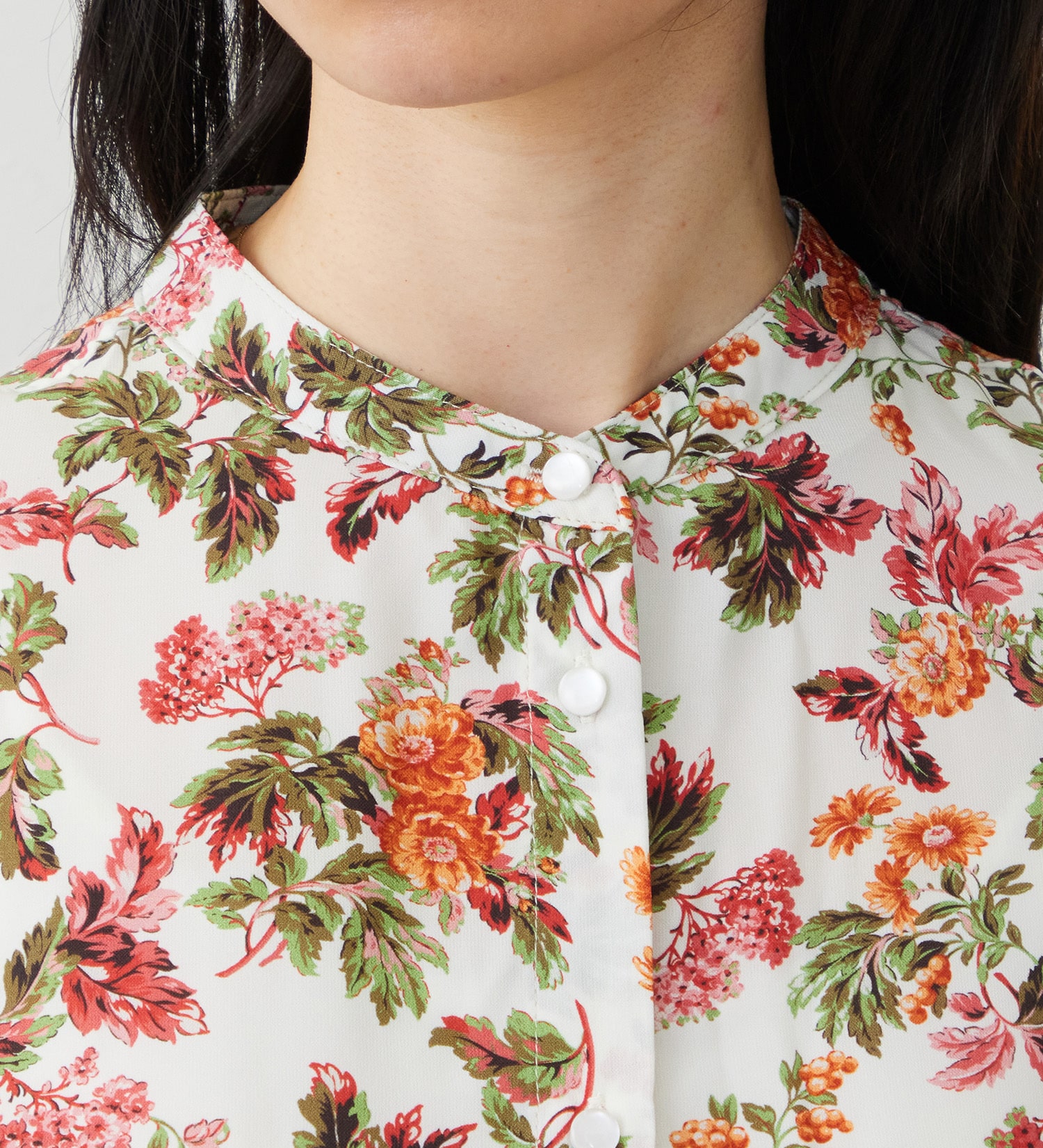 SOMETHING(サムシング)のSOMETHING　ラウンドテイル花柄プリントシャツ|トップス/シャツ/ブラウス/レディース|アイボリー