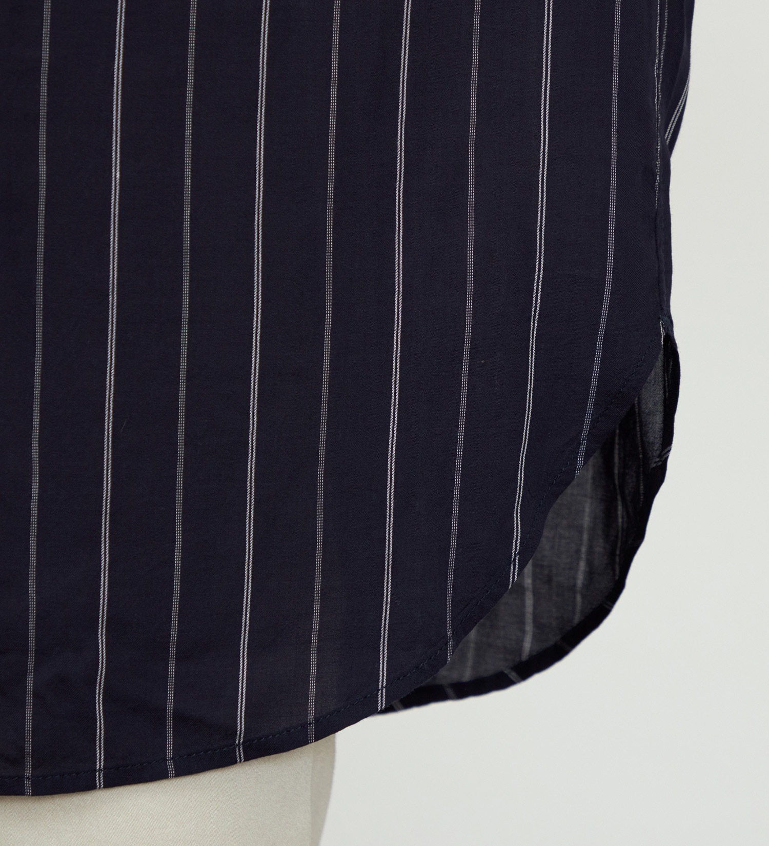 SOMETHING(サムシング)のSOMETHING ラウンドテイルシャツ|トップス/シャツ/ブラウス/レディース|ネイビー2