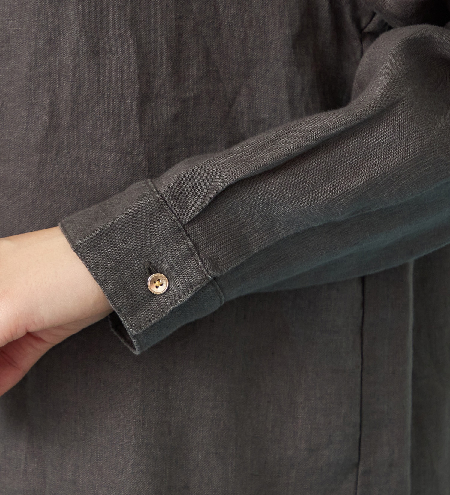 SOMETHING(サムシング)のSOMETHING　ロングスリーブリネンシャツ|トップス/シャツ/ブラウス/レディース|チャコールグレー