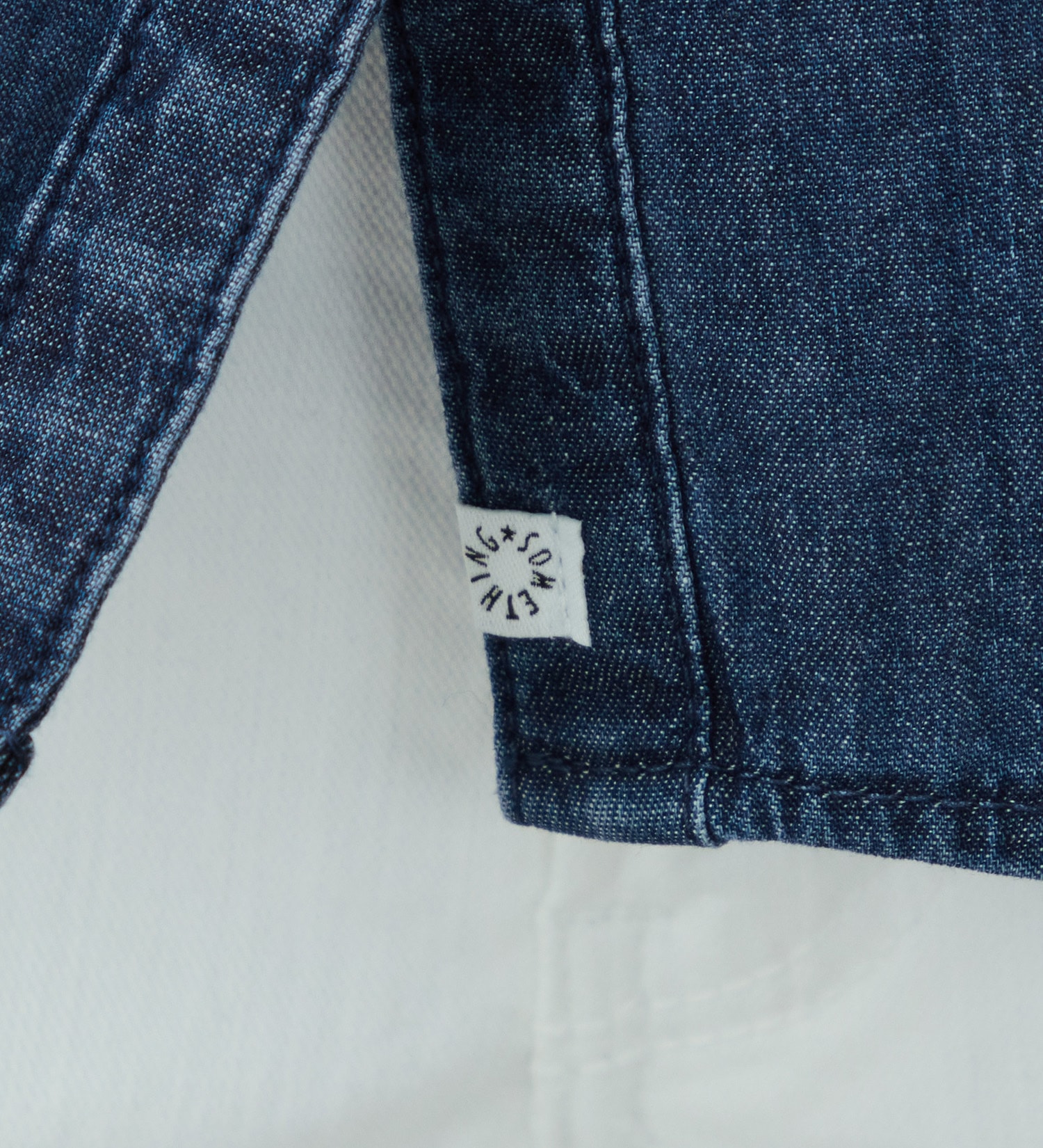 SOMETHING(サムシング)のSOMETHING フリルタックノースリーブシャツ|トップス/シャツ/ブラウス/レディース|濃色ブルー