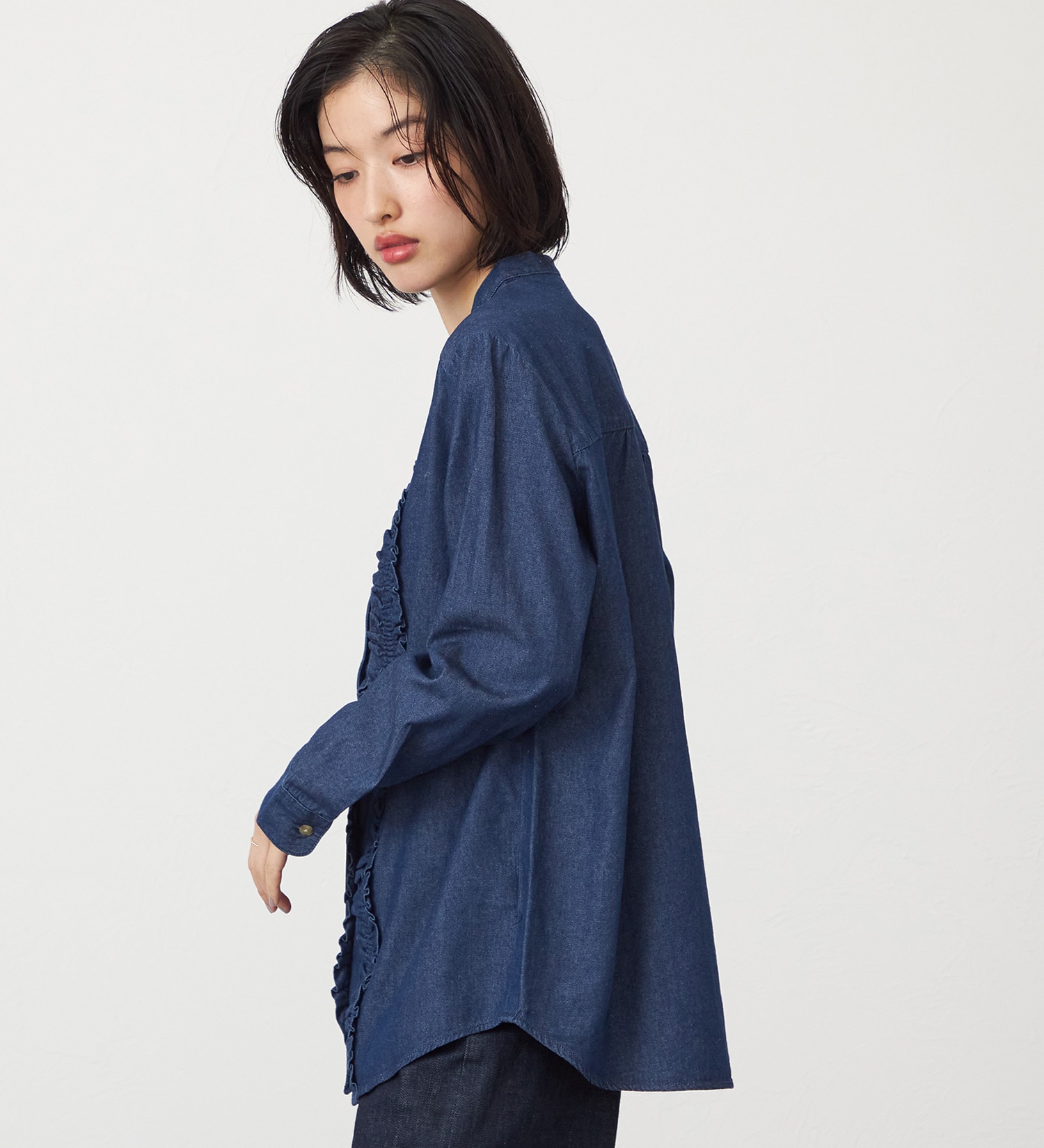 SOMETHING(サムシング)のSOMETHING シーグラスフリルデニムシャツ|トップス/シャツ/ブラウス/レディース|インディゴブルー