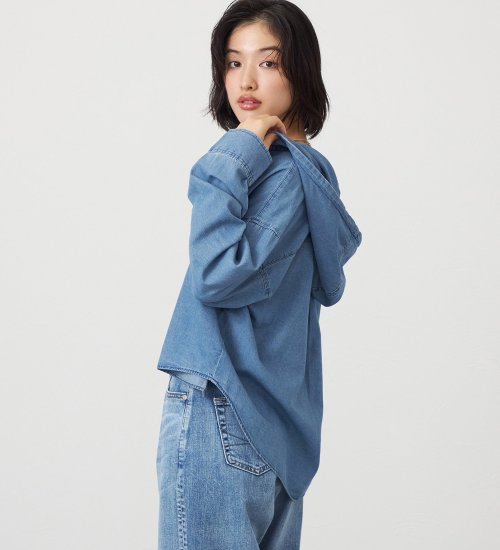 SOMETHING(サムシング)のSOMETHING フーデットデニムシャツ|トップス/シャツ/ブラウス/レディース|淡色ブルー