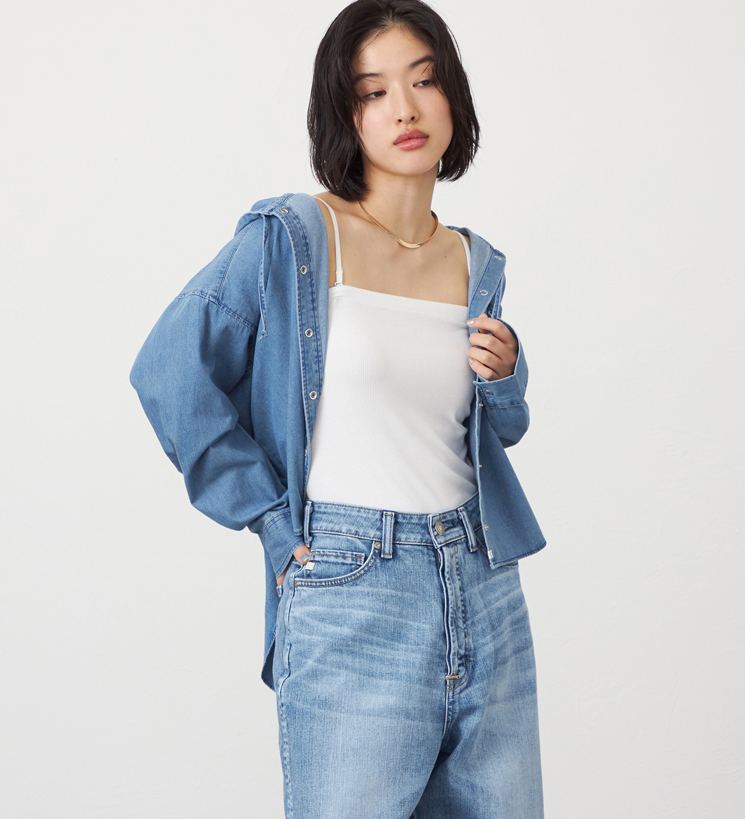 SOMETHING(サムシング)のSOMETHING フーデットデニムシャツ|トップス/シャツ/ブラウス/レディース|淡色ブルー