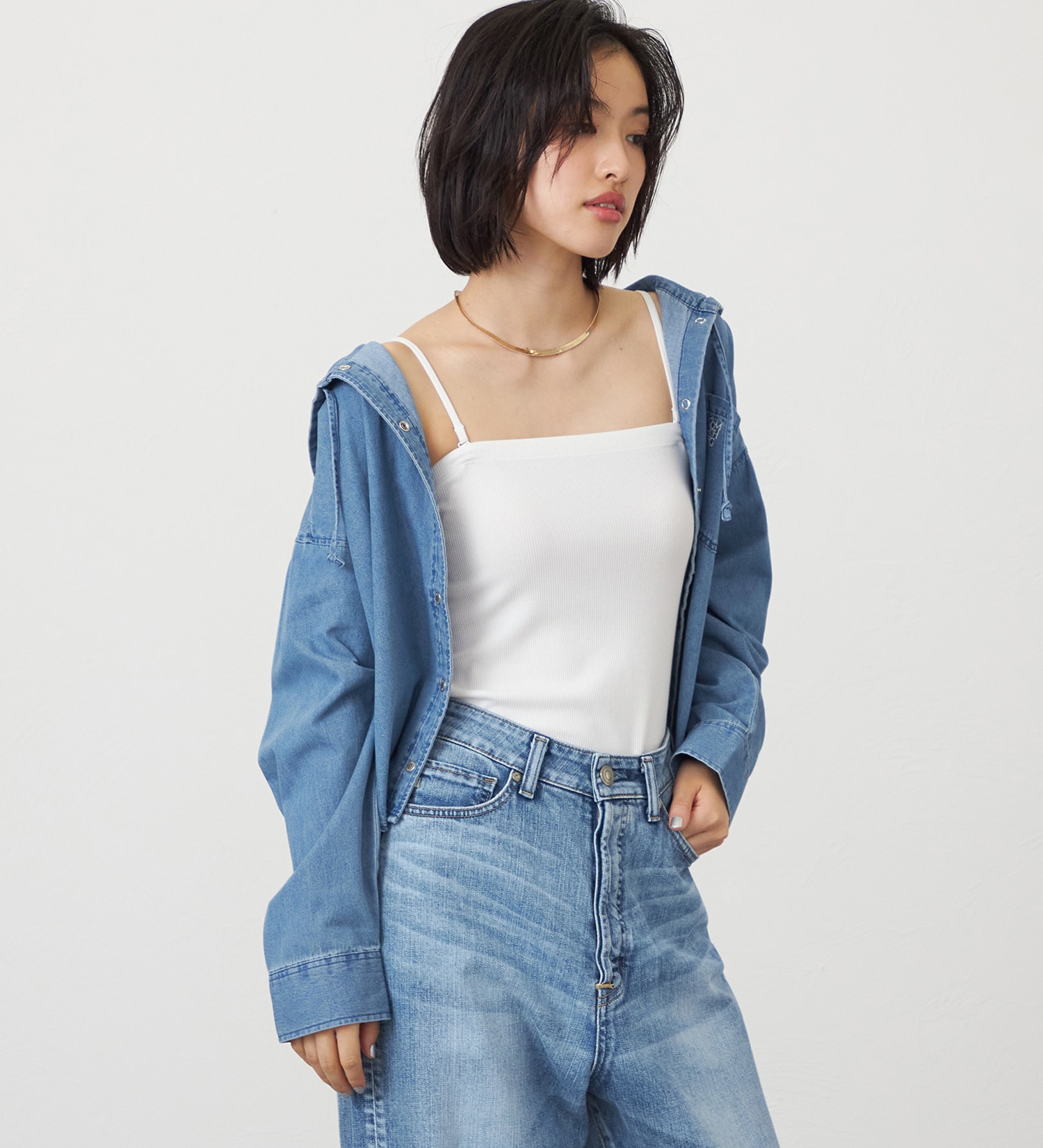 SOMETHING(サムシング)のSOMETHING フーデットデニムシャツ|トップス/シャツ/ブラウス/レディース|淡色ブルー