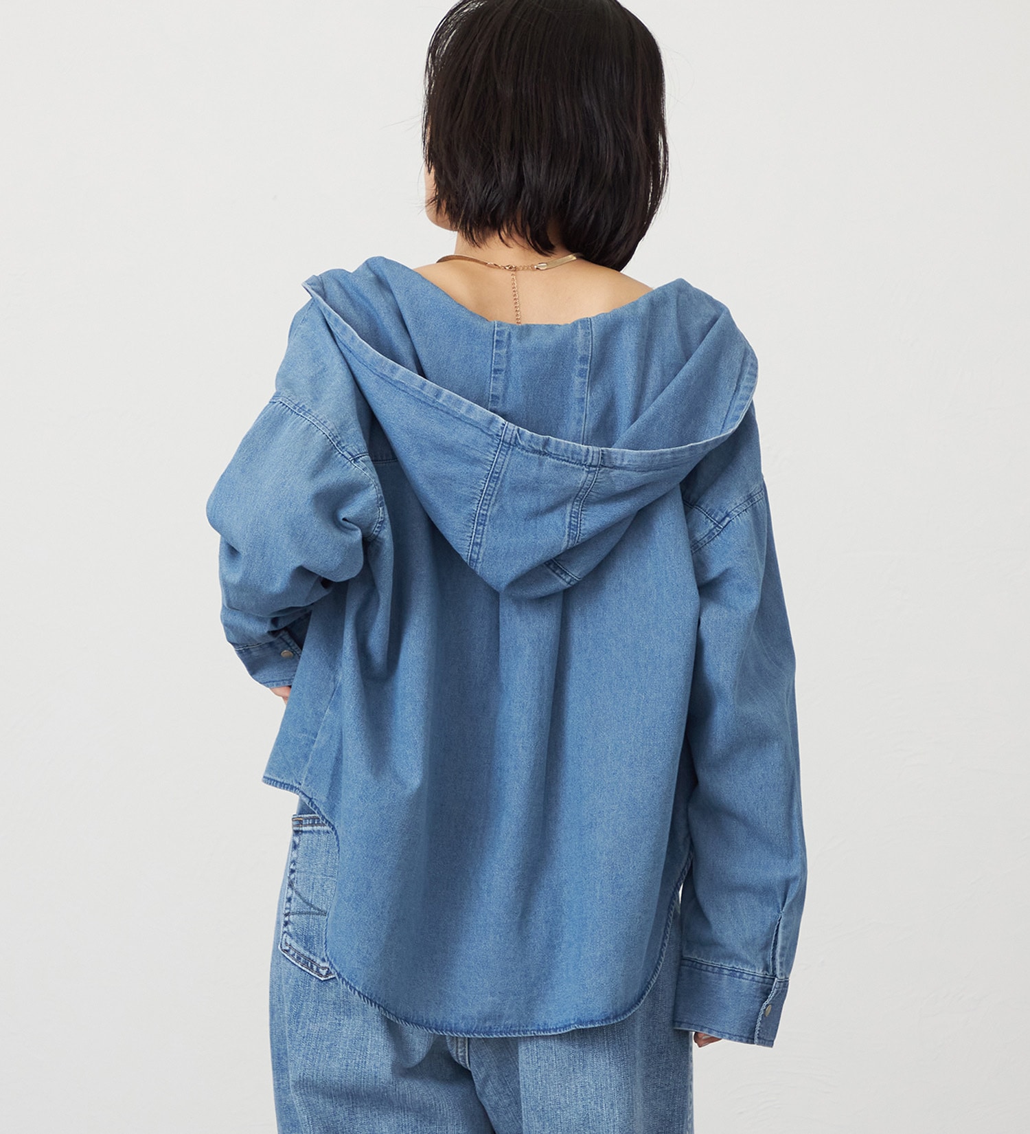 SOMETHING(サムシング)のSOMETHING フーデットデニムシャツ|トップス/シャツ/ブラウス/レディース|淡色ブルー