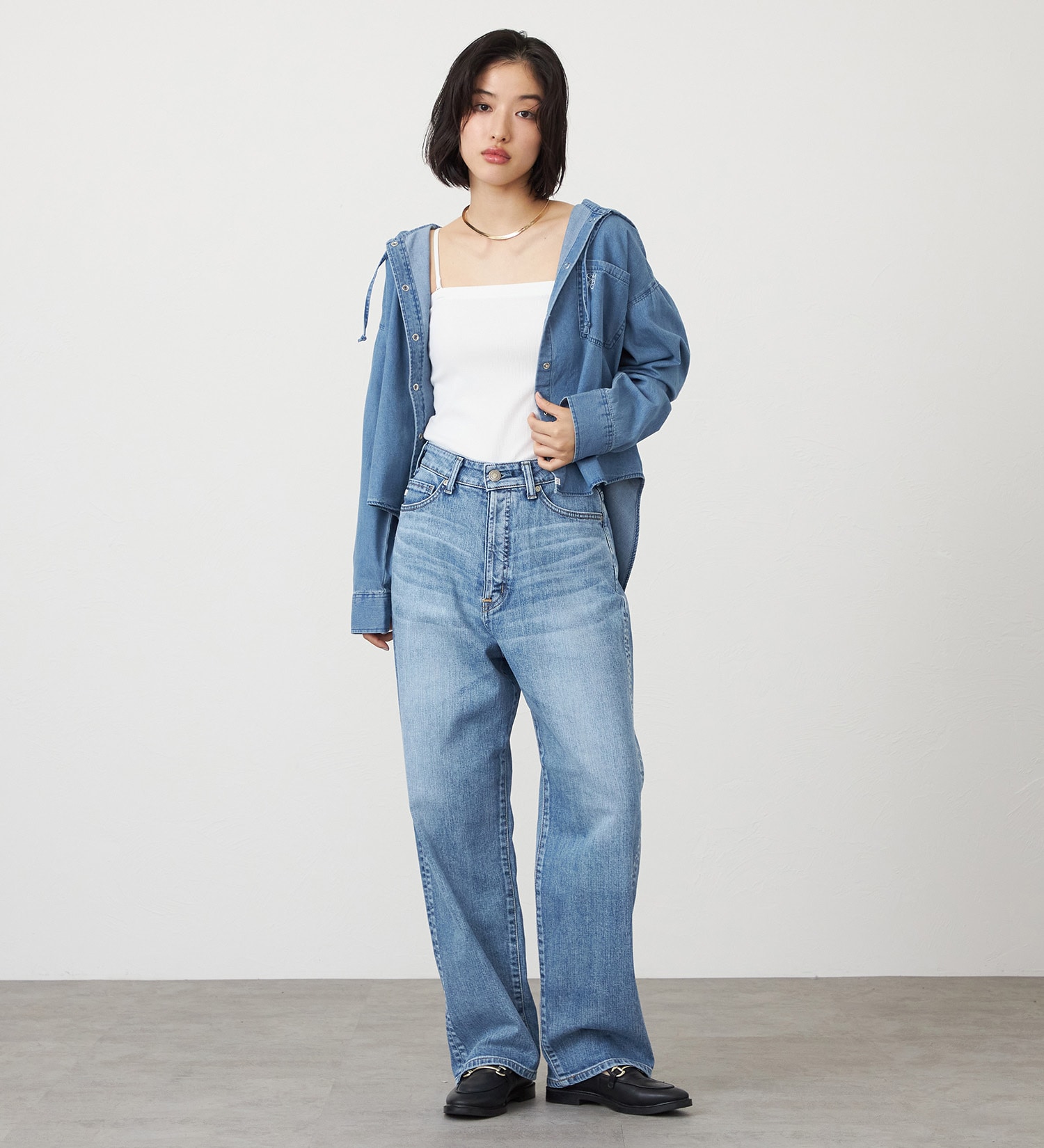 SOMETHING(サムシング)のSOMETHING フーデットデニムシャツ|トップス/シャツ/ブラウス/レディース|淡色ブルー