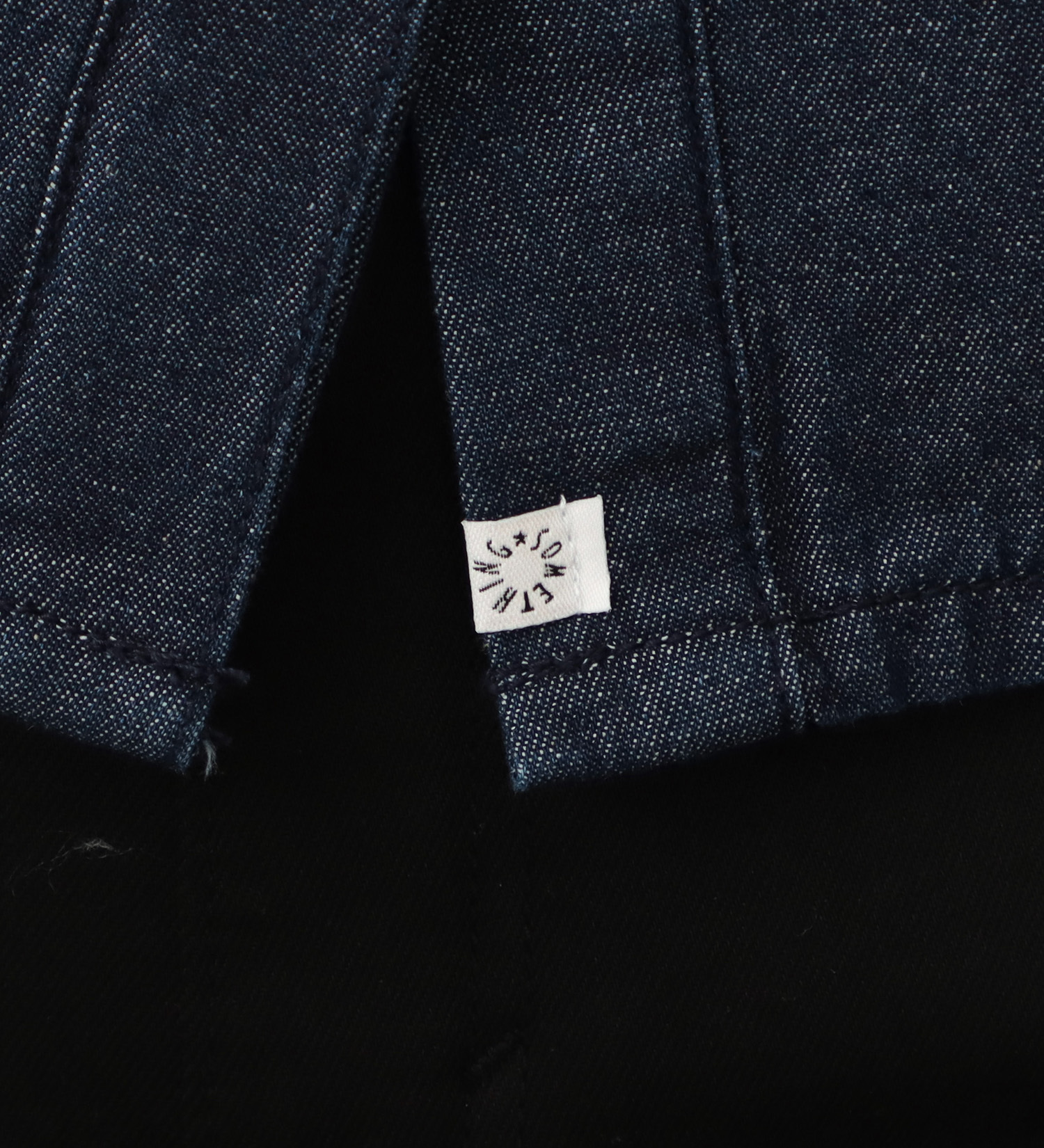 SOMETHING(サムシング)のSOMETHING パール コード 刺繍 デニムシャツ /ロング スリーブ|トップス/シャツ/ブラウス/レディース|中色ブルー