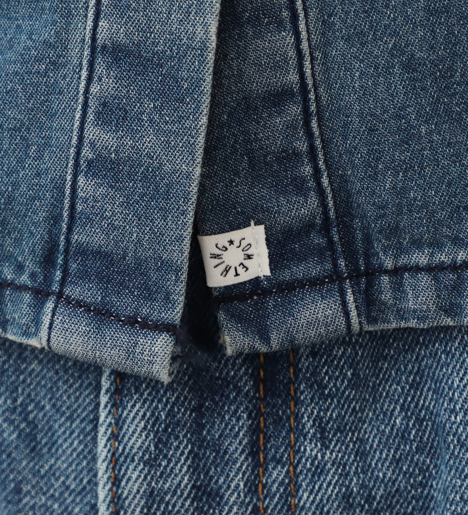 SOMETHING(サムシング)のSOMETHING パール コード 刺繍 デニムシャツ /ロング スリーブ|トップス/シャツ/ブラウス/レディース|淡色ブルー