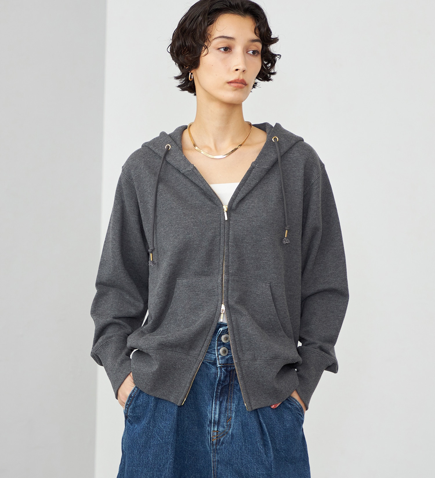 SOMETHING(サムシング)の【百貨店・直営店限定】SOMETHING ジップアップパーカー|トップス/パーカー/レディース|チャコールグレー