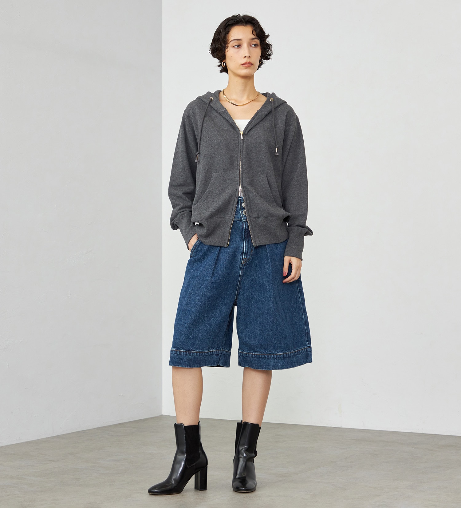 SOMETHING(サムシング)の【百貨店・直営店限定】SOMETHING ジップアップパーカー|トップス/パーカー/レディース|チャコールグレー