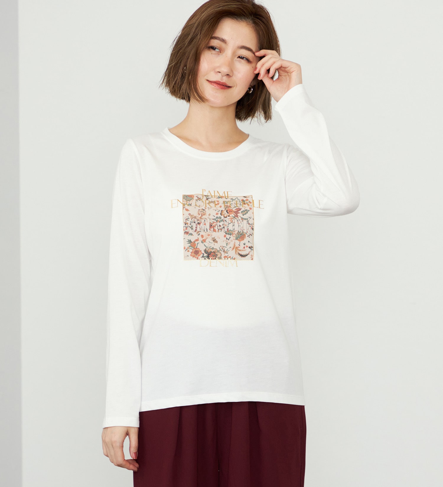 SOMETHING(サムシング)のSOMETHING 箔プリント長袖Tシャツ/ロンT|トップス/Tシャツ/カットソー/レディース|アイボリー