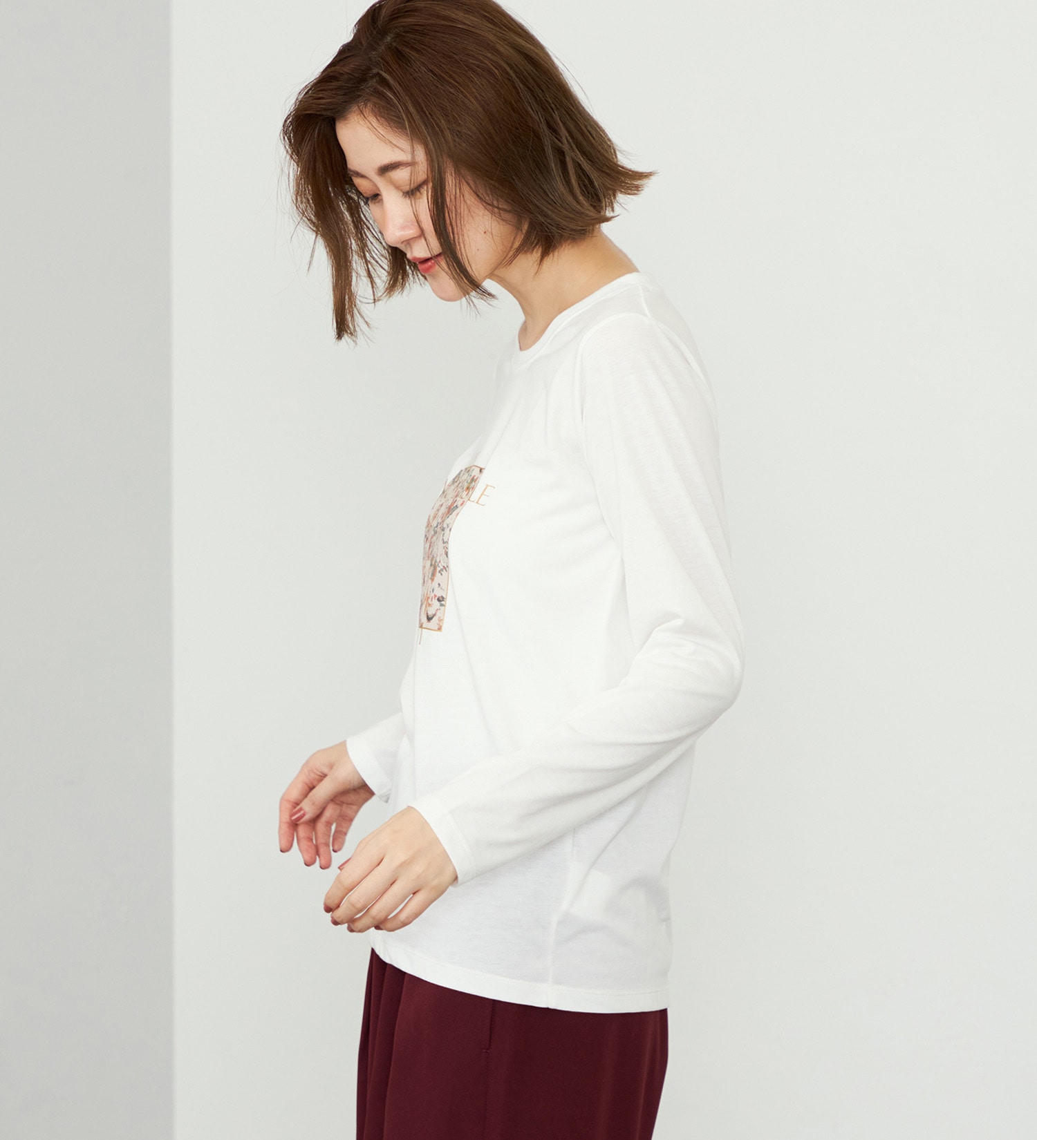 SOMETHING(サムシング)のSOMETHING 箔プリント長袖Tシャツ/ロンT|トップス/Tシャツ/カットソー/レディース|アイボリー