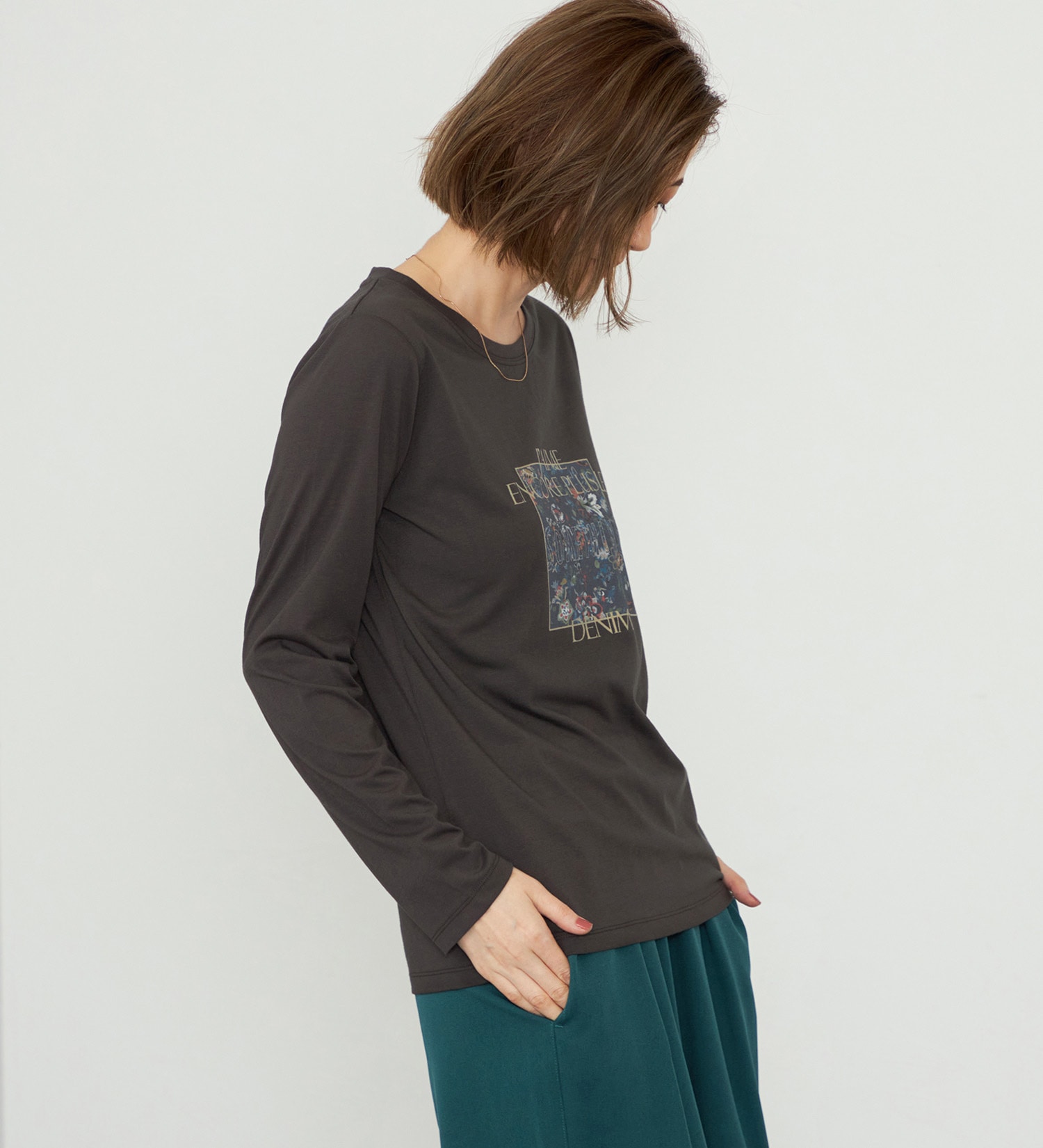 SOMETHING(サムシング)のSOMETHING 箔プリント長袖Tシャツ/ロンT|トップス/Tシャツ/カットソー/レディース|チャコールグレー