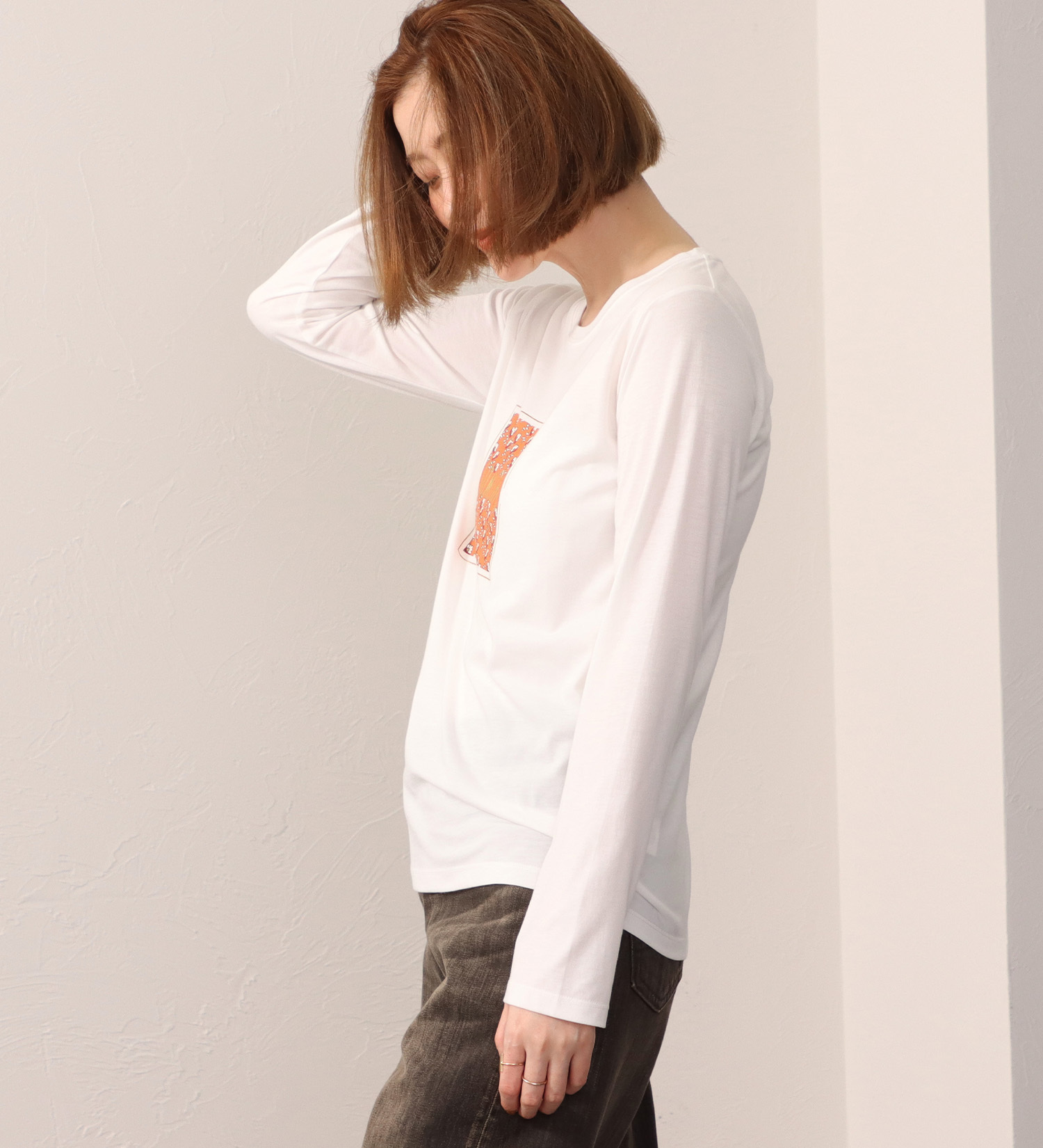 SOMETHING(サムシング)のSOMETHING 箔プリント長袖Tシャツ|トップス/Tシャツ/カットソー/レディース|ホワイト