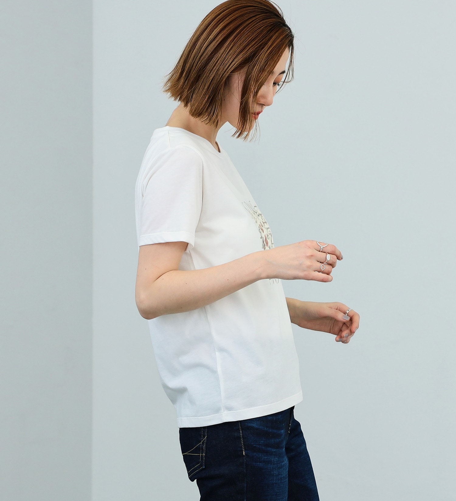 SOMETHING(サムシング)のSOMETHING フォイルプリントTシャツ【半袖】|トップス/Tシャツ/カットソー/レディース|ホワイト