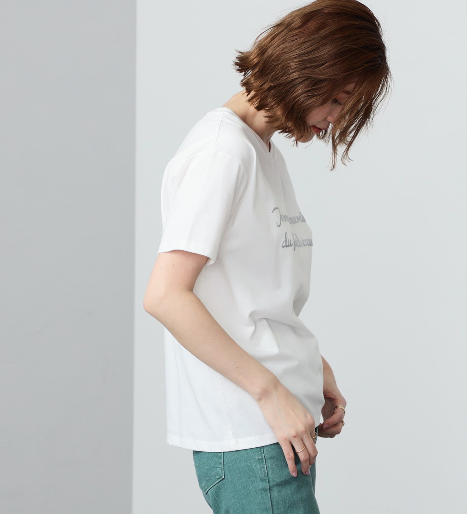 SOMETHING(サムシング)のSOMETHING シャイニープリントTシャツ【半袖】|トップス/Tシャツ/カットソー/レディース|ホワイト