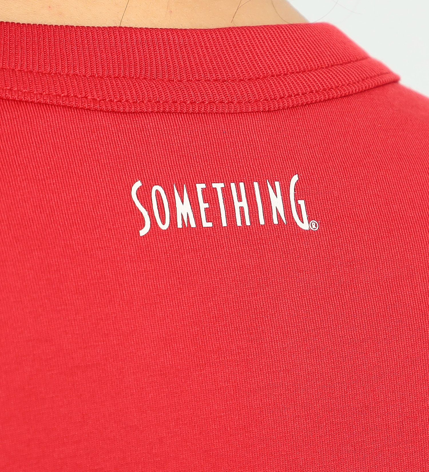 SOMETHING(サムシング)のSOMETHING フレンチメッセージ半袖Tシャツ|トップス/Tシャツ/カットソー/レディース|レッド
