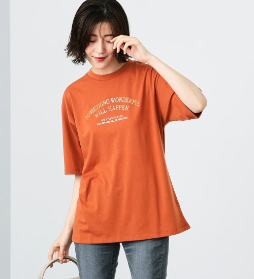 SOMETHING(サムシング)の【試着対象】SOMETHING 箔プリントロゴ半袖Tシャツ|トップス/Tシャツ/カットソー/レディース|オレンジ