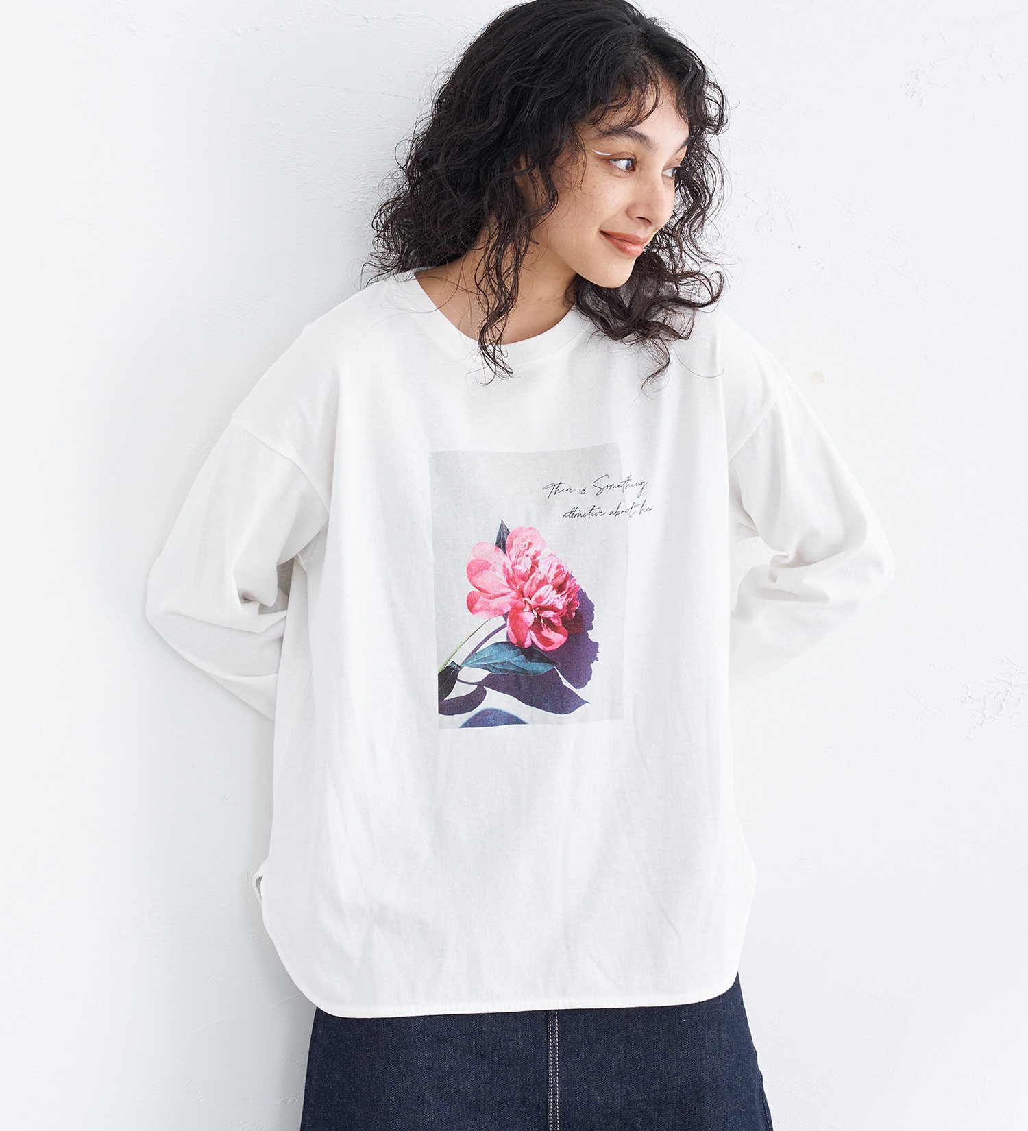 Something ラウンドヘムフォトロングスリーブtシャツ Something サムシング