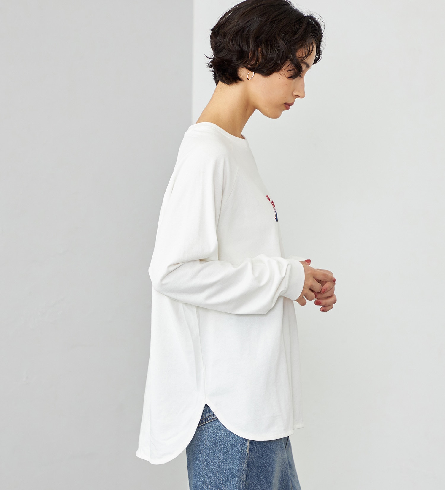 SOMETHING(サムシング)のSOMETHING ラウンドヘム 長袖Tシャツ/ロンT|トップス/Tシャツ/カットソー/レディース|ホワイト