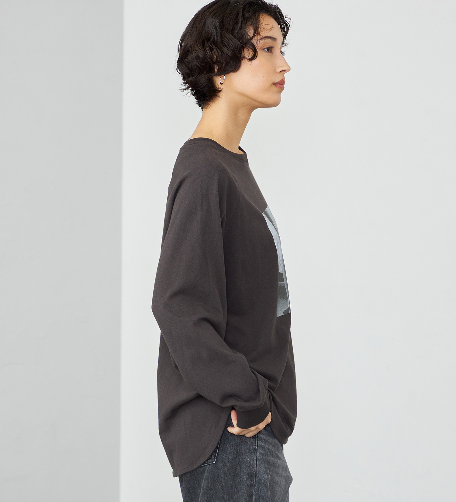 SOMETHING(サムシング)のSOMETHING ラウンドヘム 長袖Tシャツ/ロンT|トップス/Tシャツ/カットソー/レディース|グレー系その他