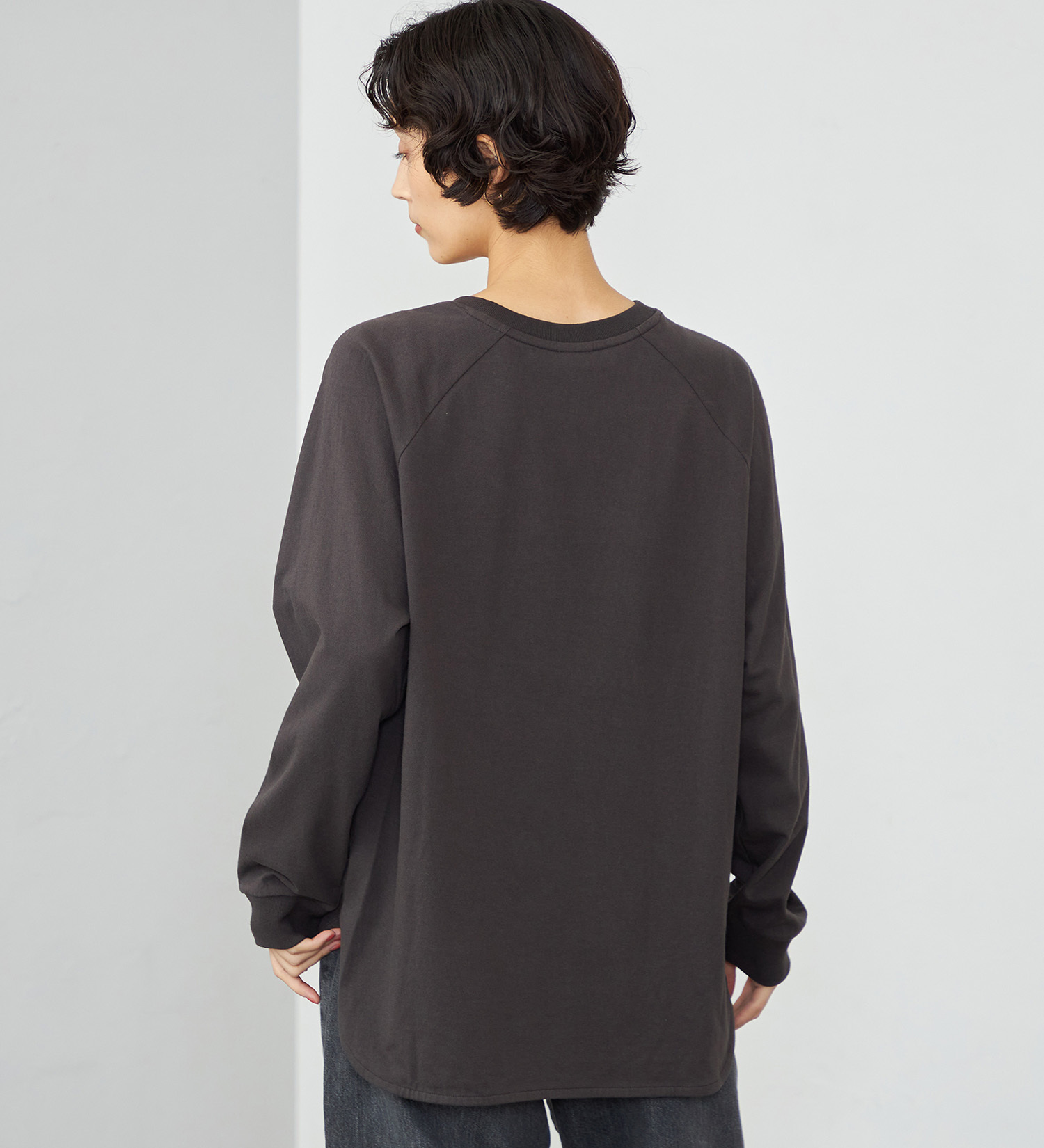 SOMETHING(サムシング)のSOMETHING ラウンドヘム 長袖Tシャツ/ロンT|トップス/Tシャツ/カットソー/レディース|グレー系その他