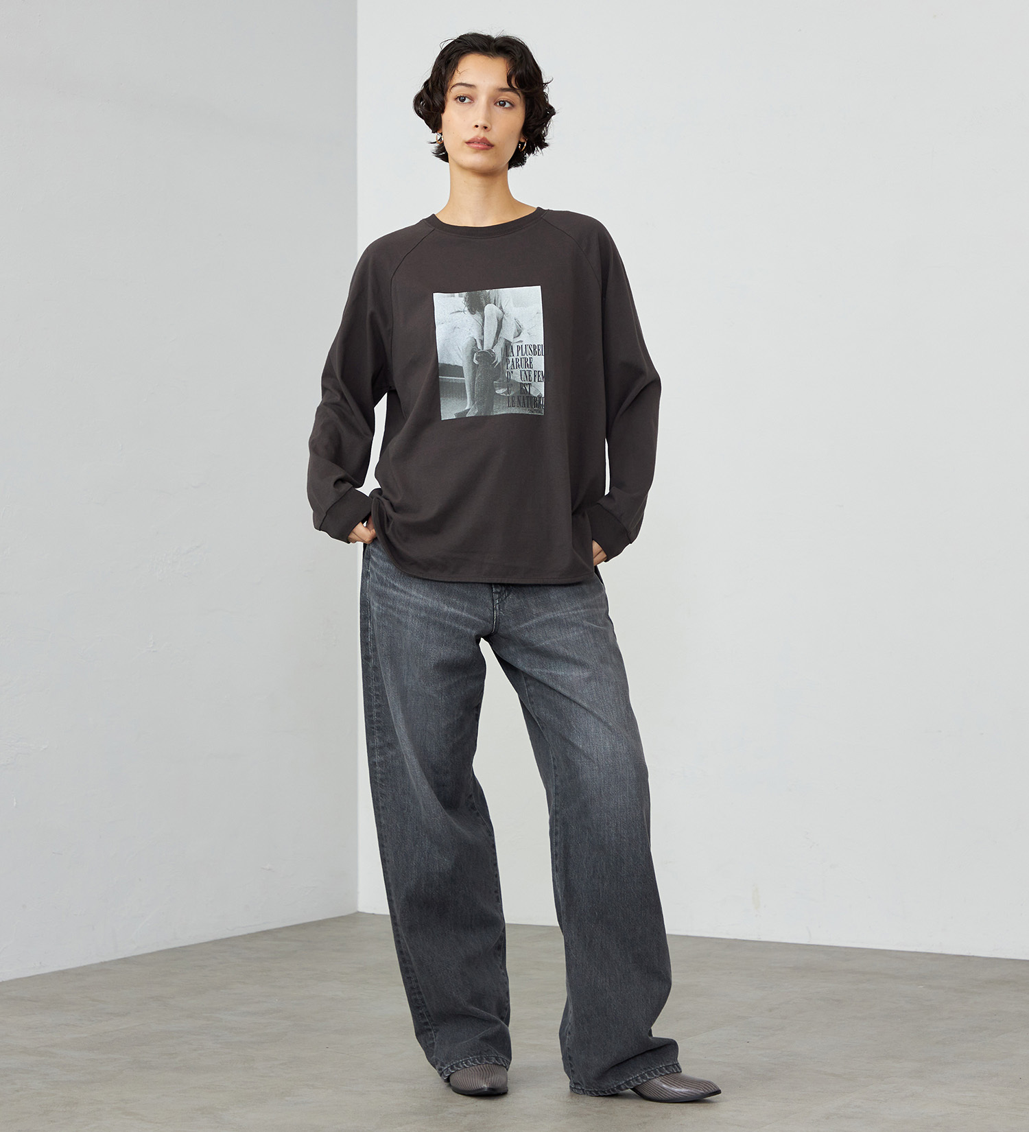 SOMETHING(サムシング)のSOMETHING ラウンドヘム 長袖Tシャツ/ロンT|トップス/Tシャツ/カットソー/レディース|グレー系その他