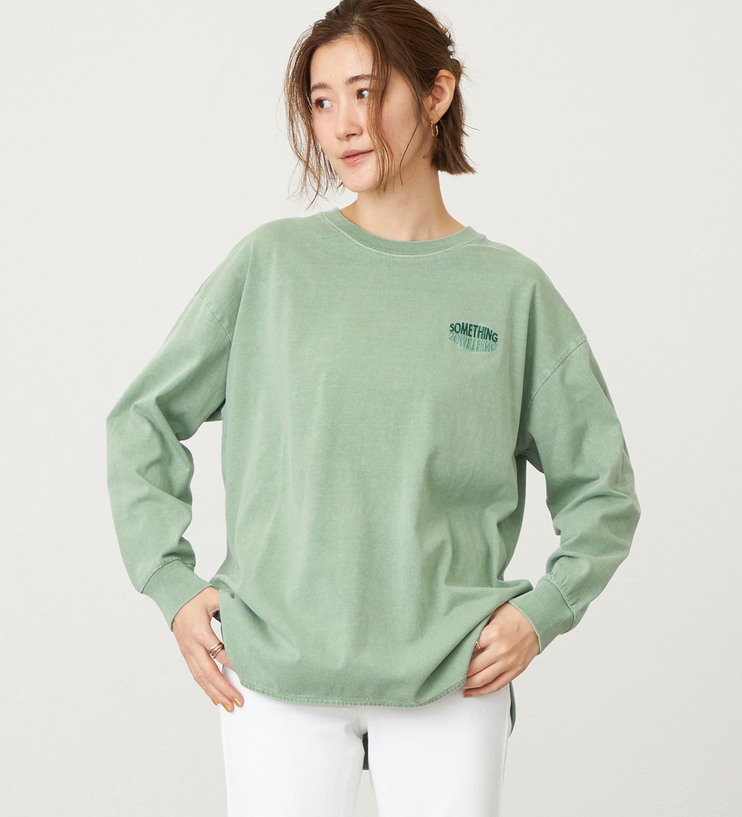 SOMETHING(サムシング)のSOMETHING　ラウンドヘム長袖Tシャツ/ロンT|トップス/Tシャツ/カットソー/レディース|グリーン
