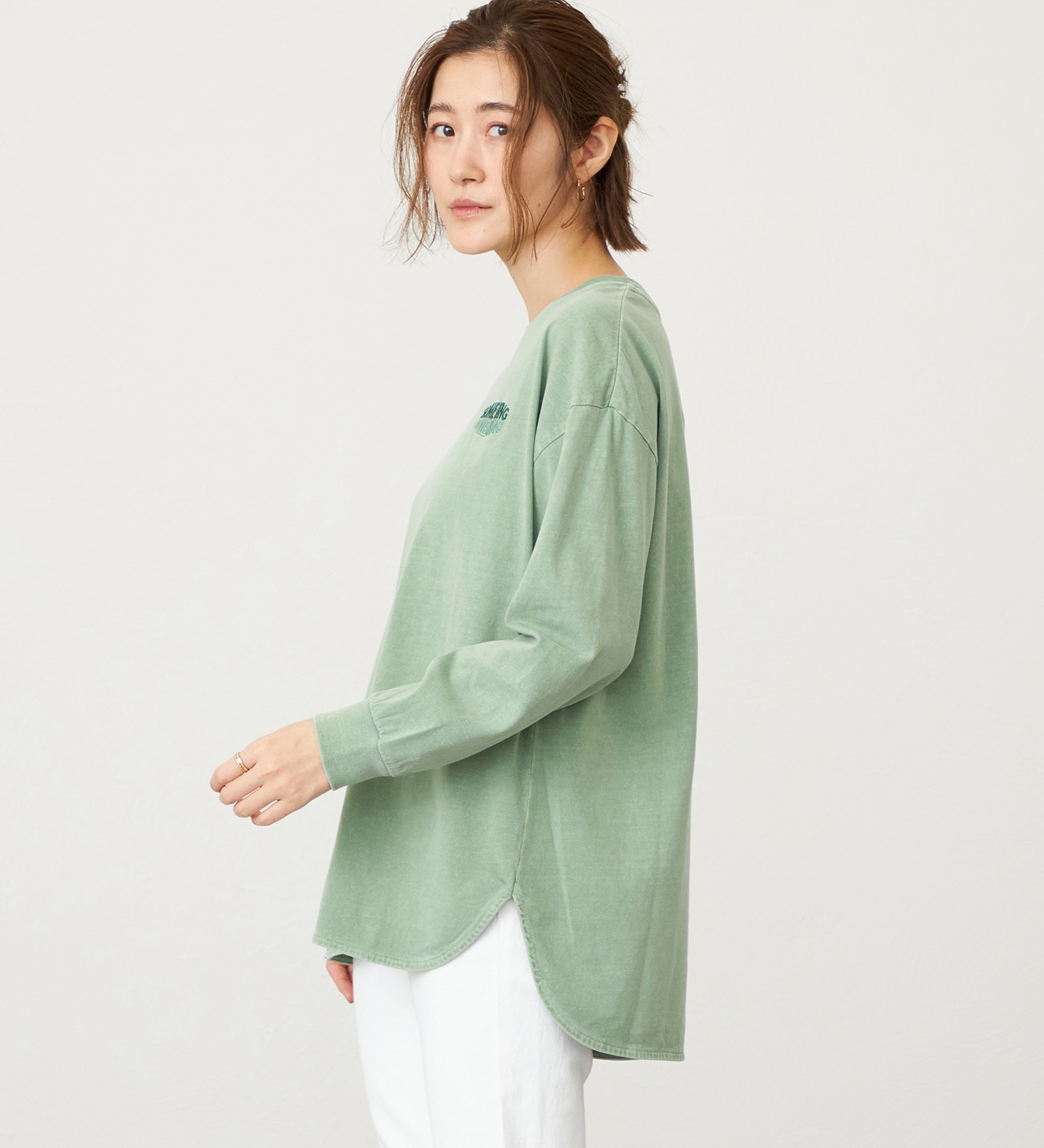 SOMETHING(サムシング)のSOMETHING　ラウンドヘム長袖Tシャツ/ロンT|トップス/Tシャツ/カットソー/レディース|グリーン