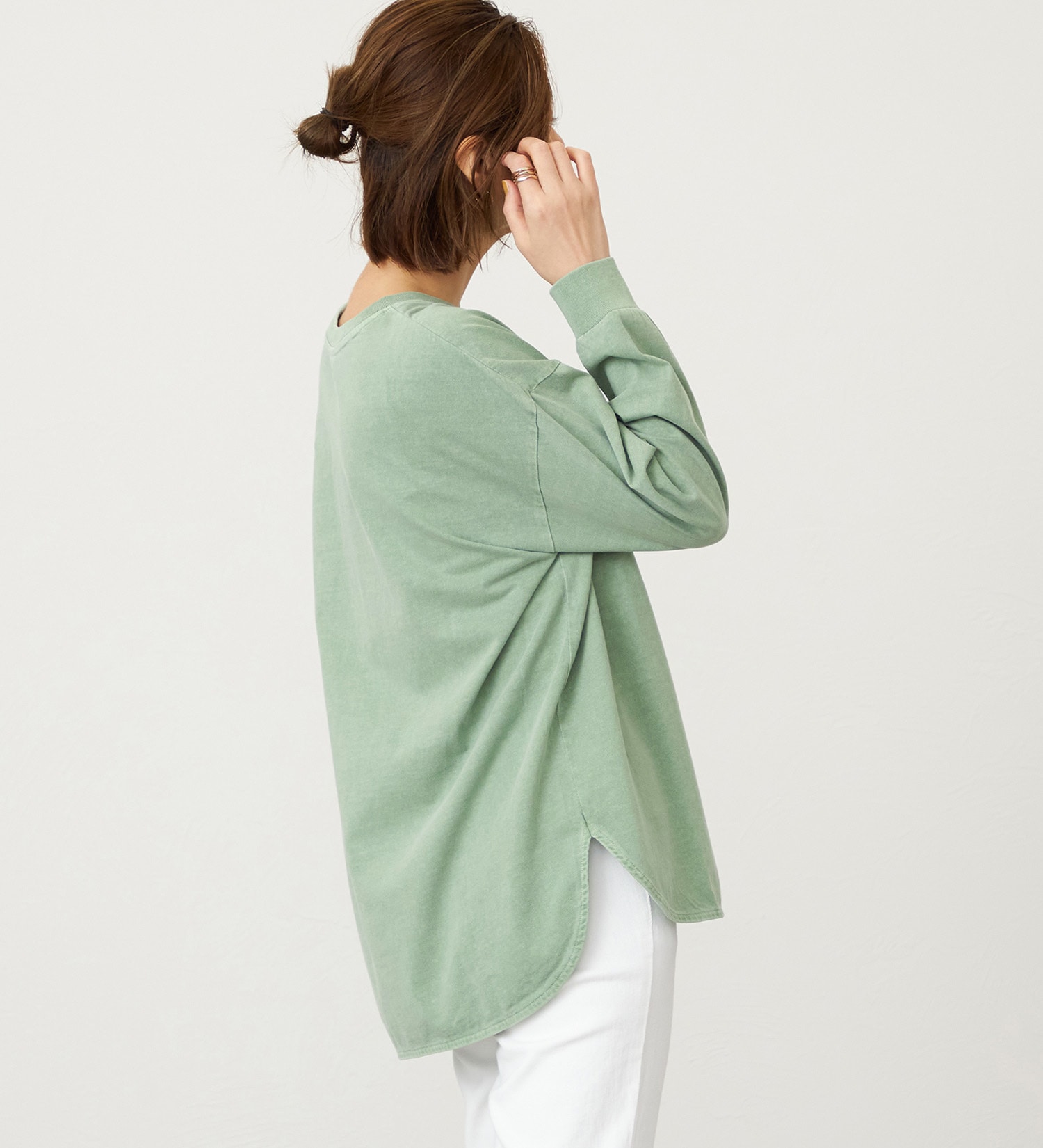 SOMETHING(サムシング)のSOMETHING　ラウンドヘム長袖Tシャツ/ロンT|トップス/Tシャツ/カットソー/レディース|グリーン